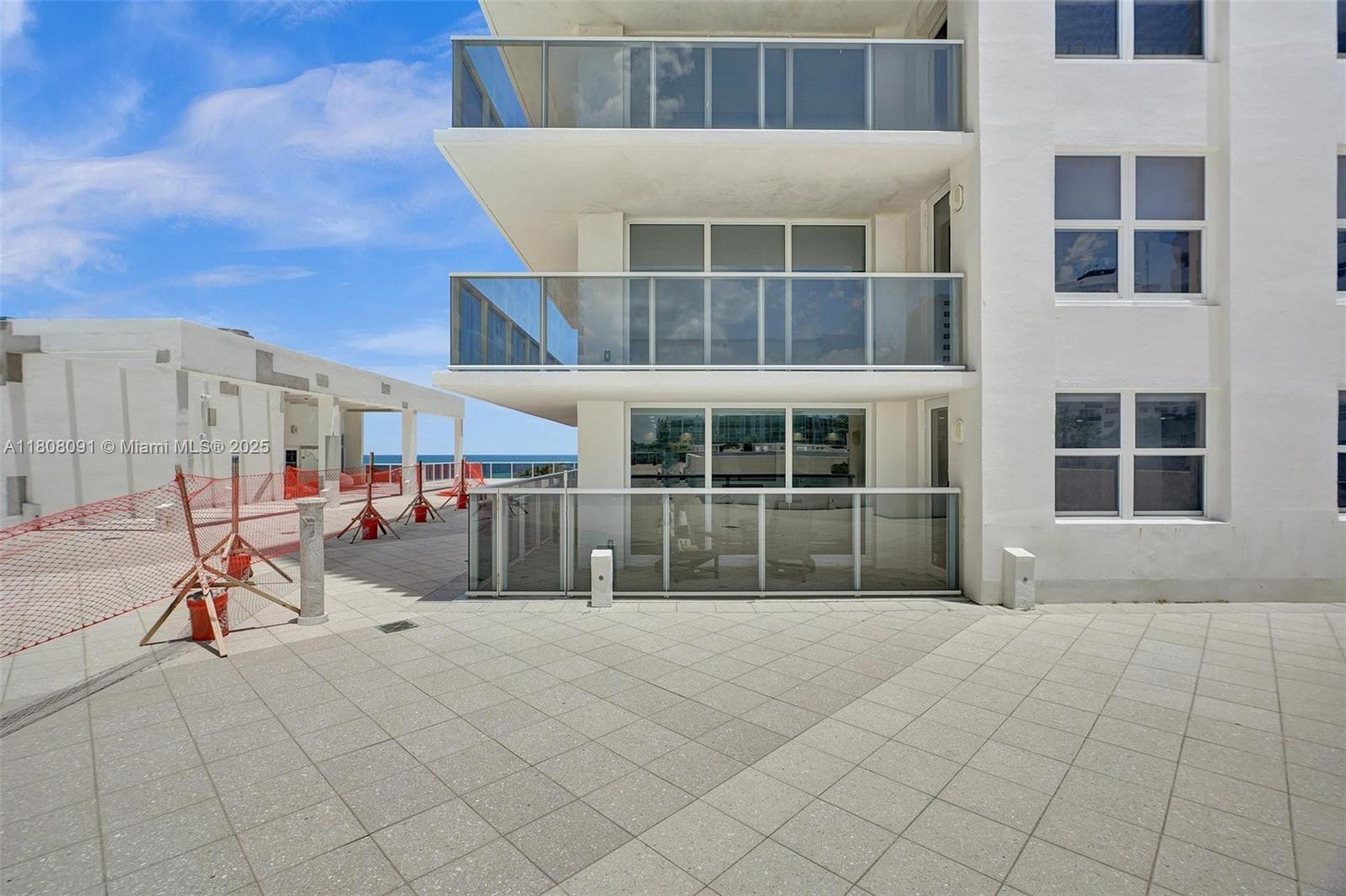 AQUARIUS CONDO - Residential