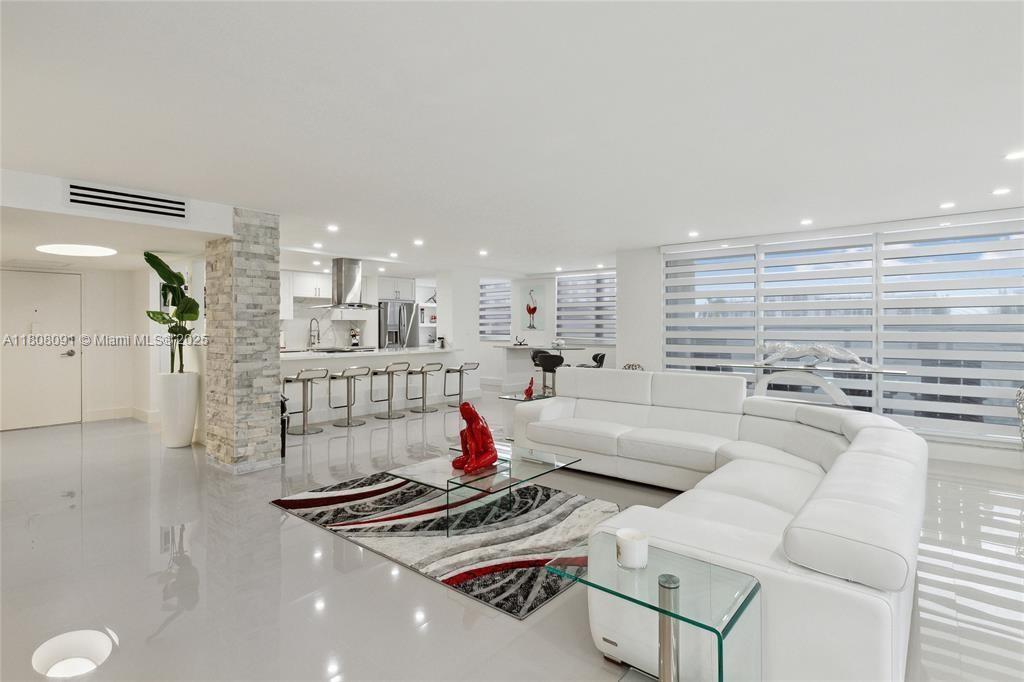 AQUARIUS CONDO - Residential