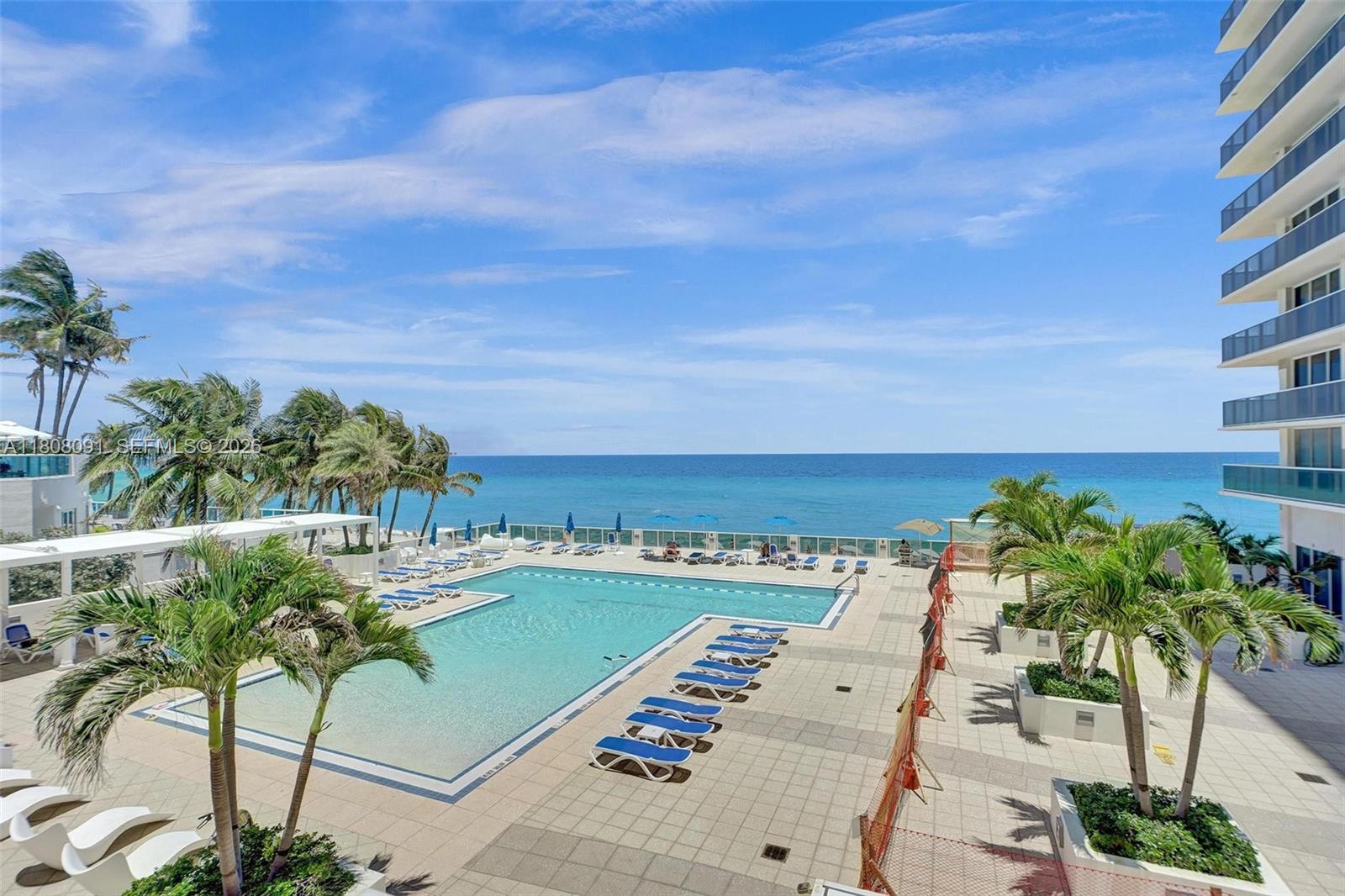 AQUARIUS CONDO - Residential