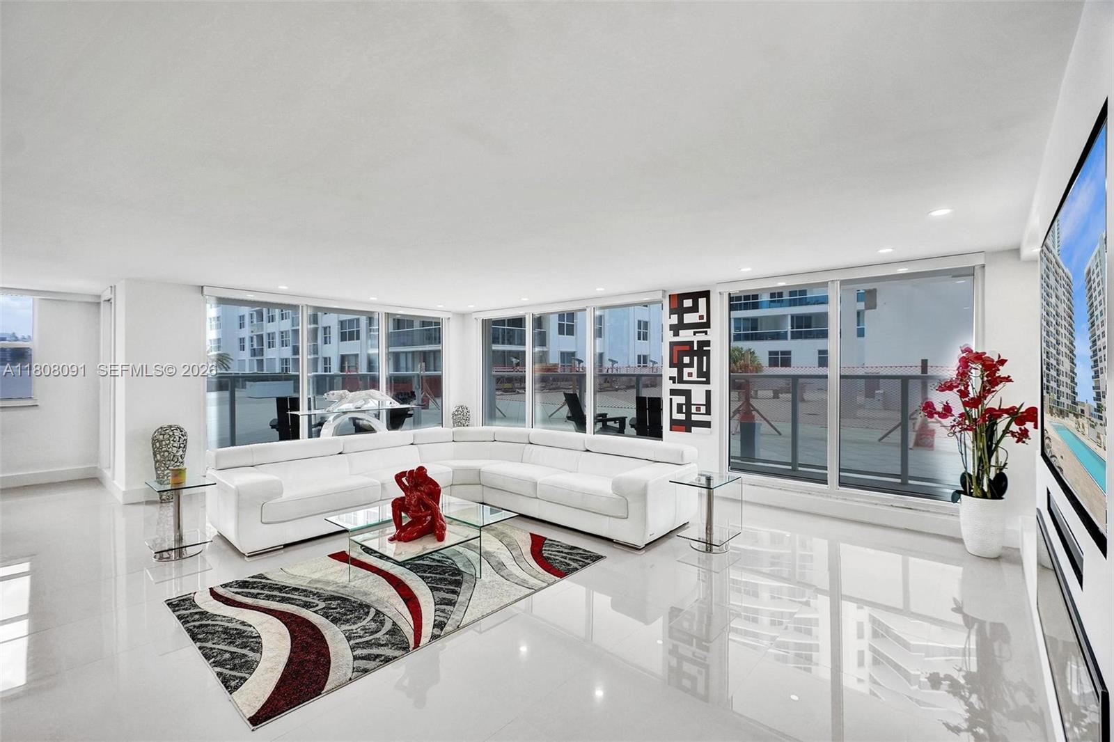 AQUARIUS CONDO - Residential