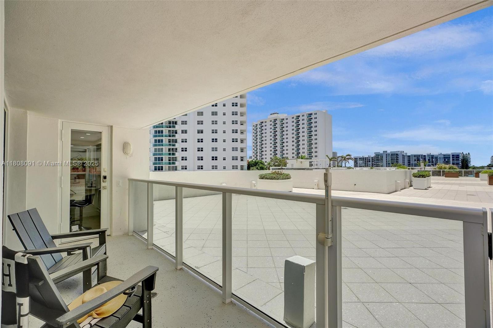 AQUARIUS CONDO - Residential