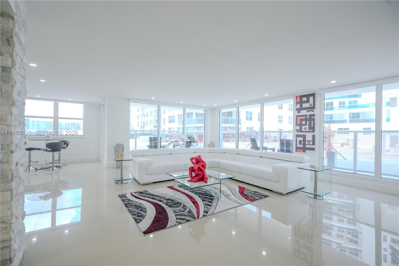 AQUARIUS CONDO - Residential