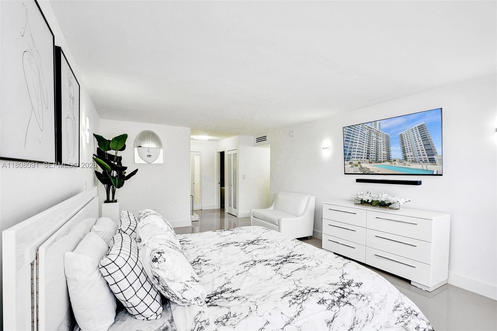 AQUARIUS CONDO - Residential