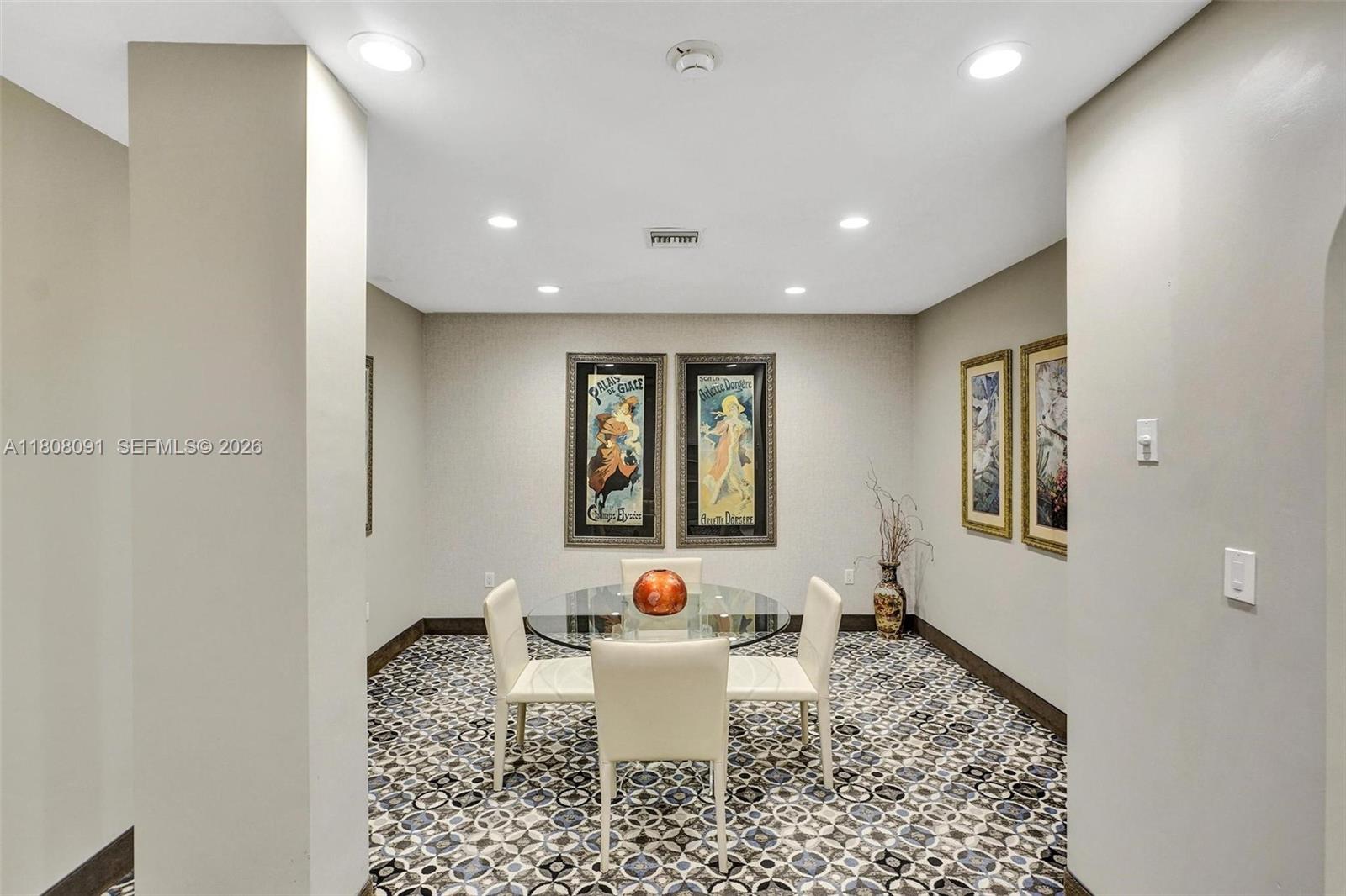 AQUARIUS CONDO - Residential