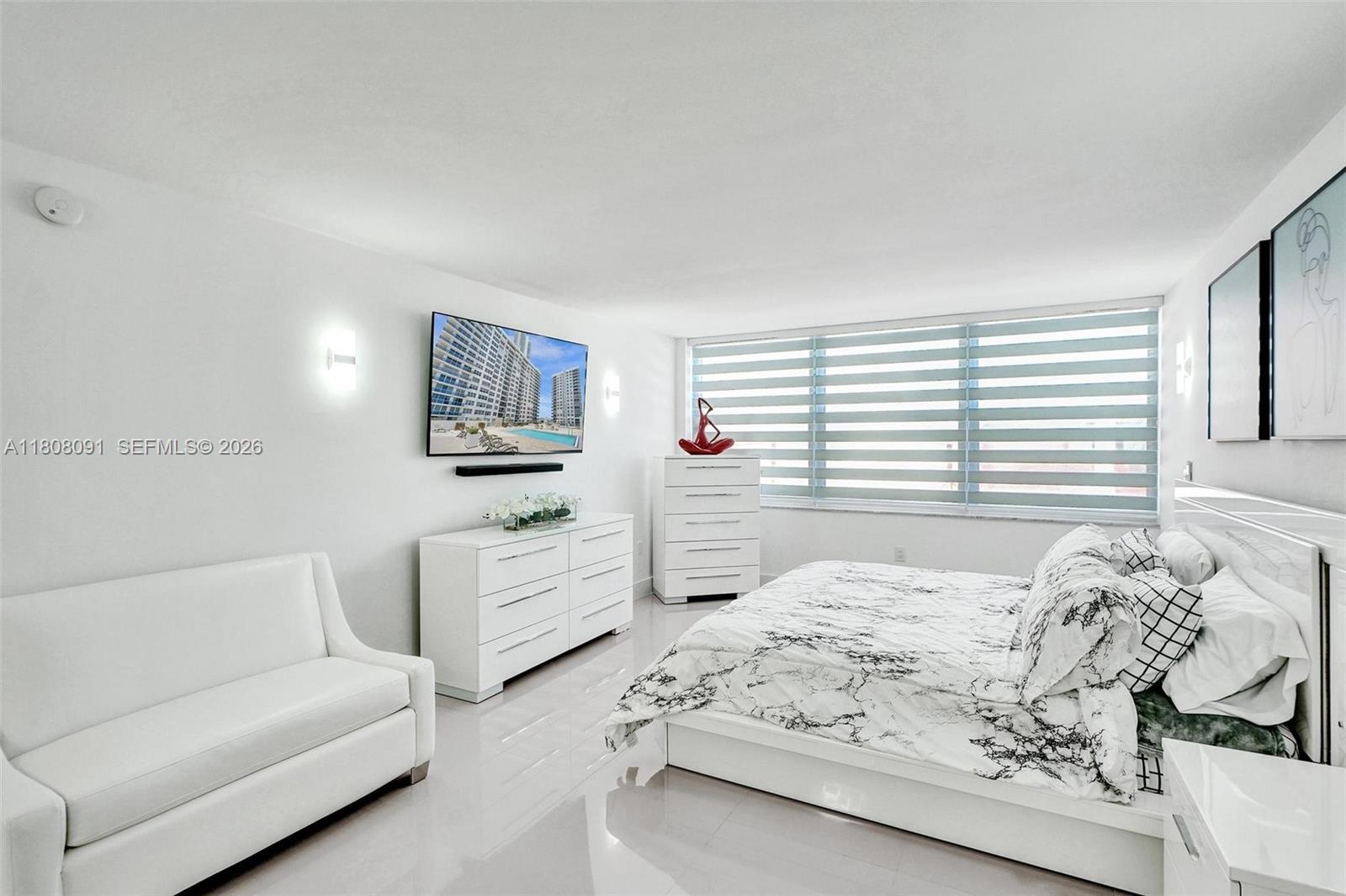 AQUARIUS CONDO - Residential