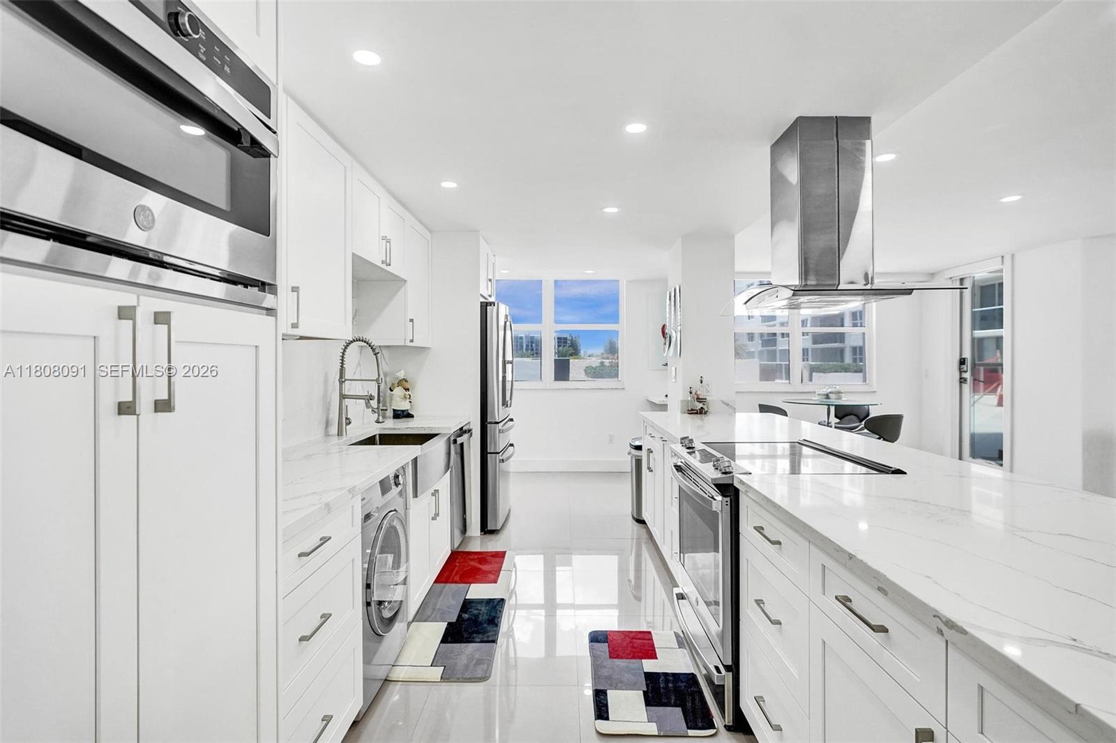 AQUARIUS CONDO - Residential