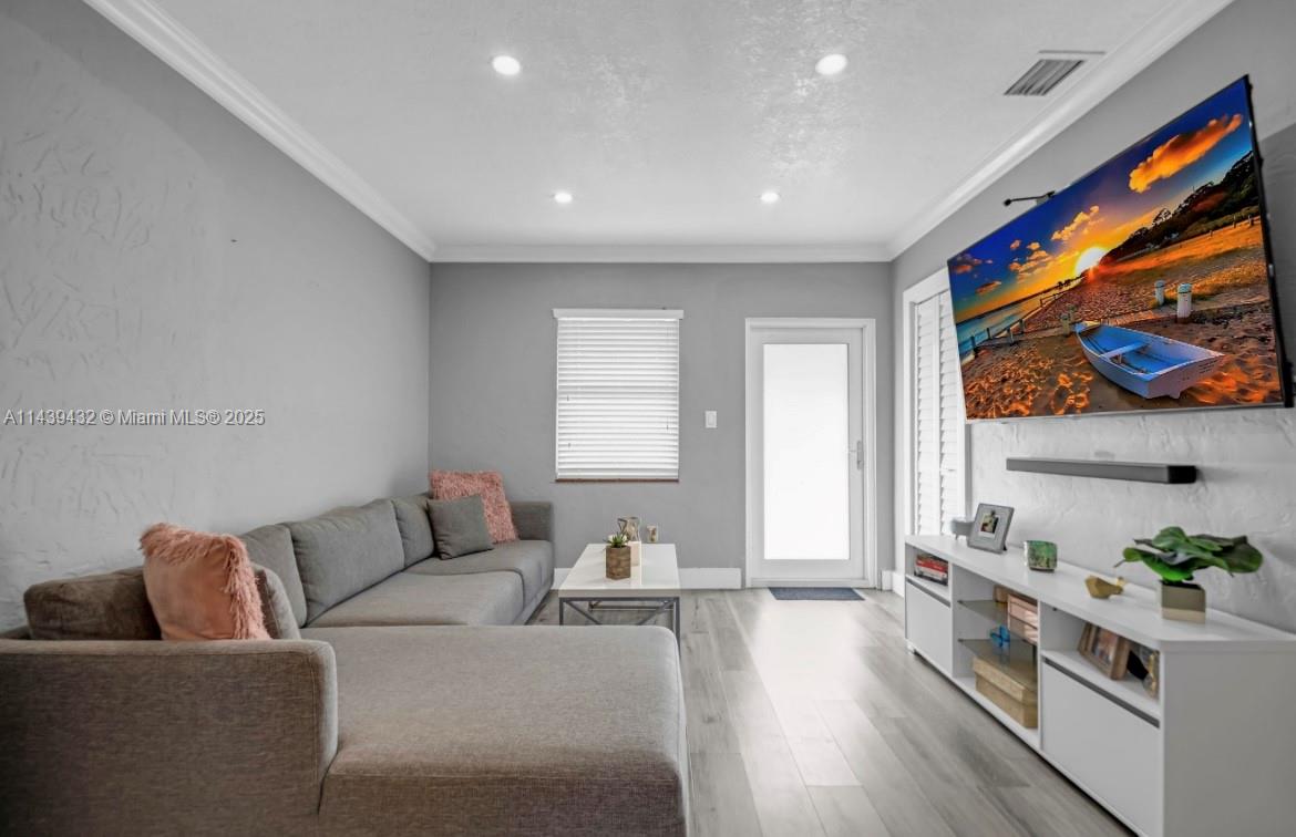 LINDEN GARDENS - Residential