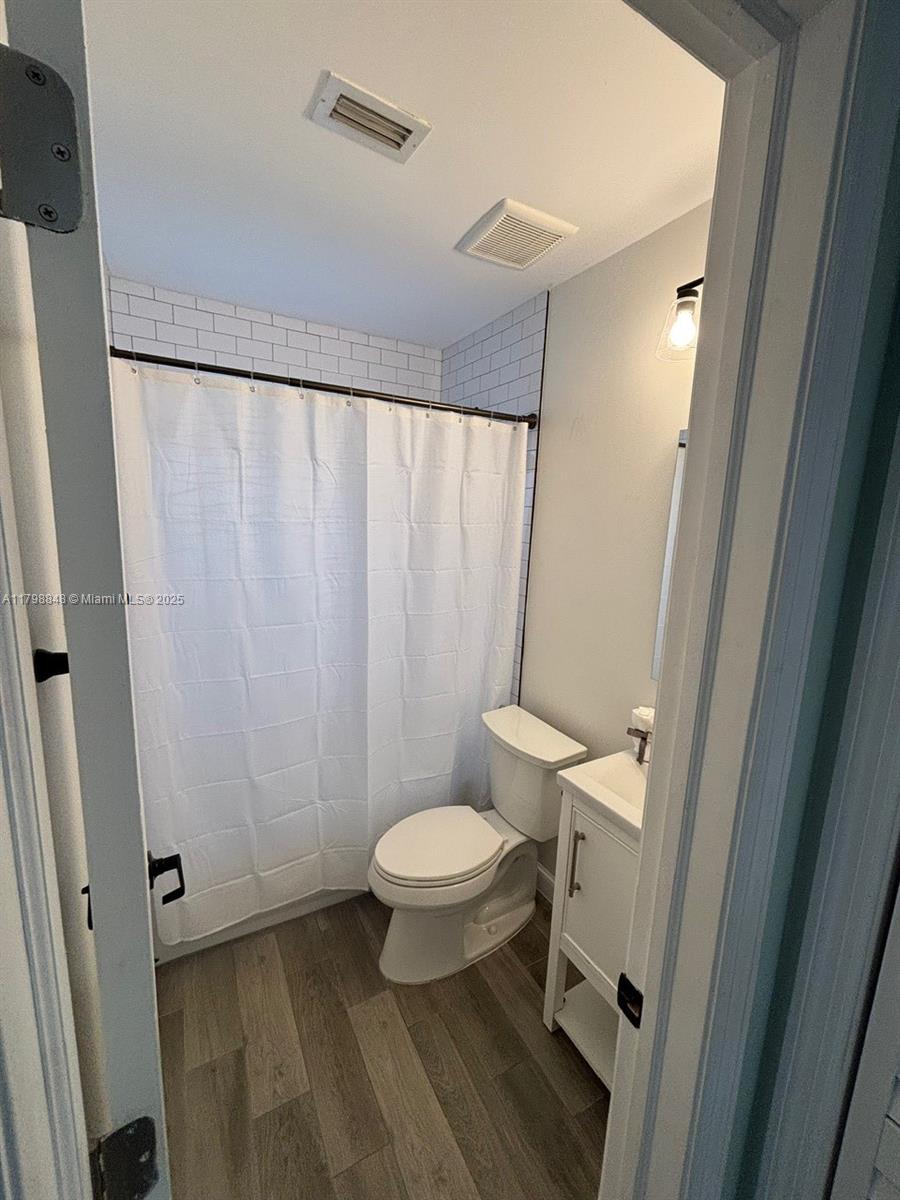 1426 Arthur St 1426
