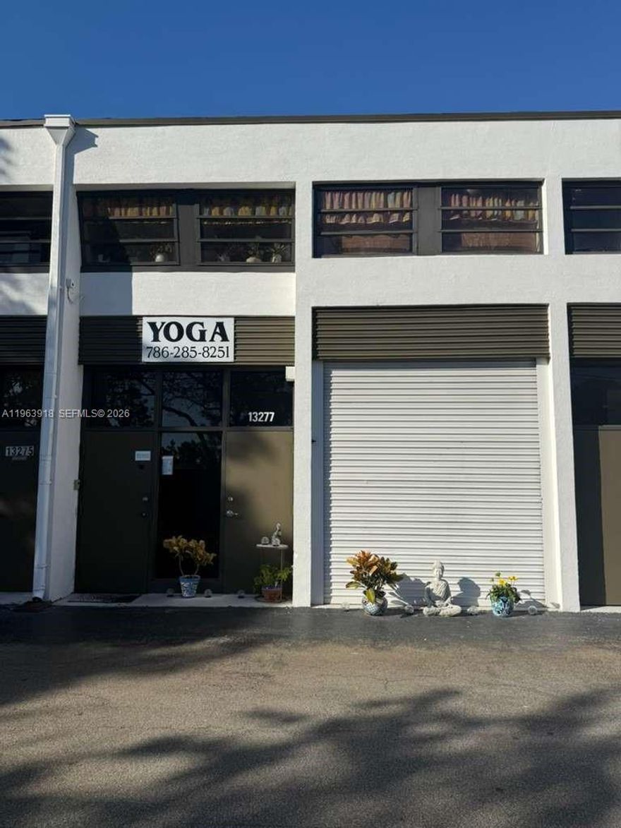 Fantastic opportunity to own a well-located warehouse with office space in the heart of Kendall! This versatile
property offers a comfortable office area ideal for daily operations, plus a practical storage section that can be
used for various types of businesses. Convenient location close to major roads, shopping centers, and residential
neighborhoods. Perfect for an owner-user or investor looking for a functional and accessible commercial space in
one of Miami’s most desirable areas.