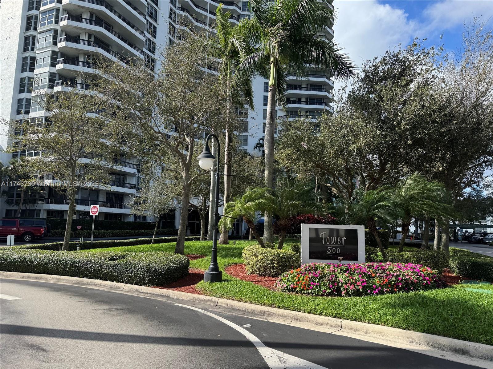 Rental Property at 3530 Mystic Pointe Dr 1907, Aventura, Miami-Dade County, Florida - Bedrooms: 2 
Bathrooms: 2  - $3,100 MO.
