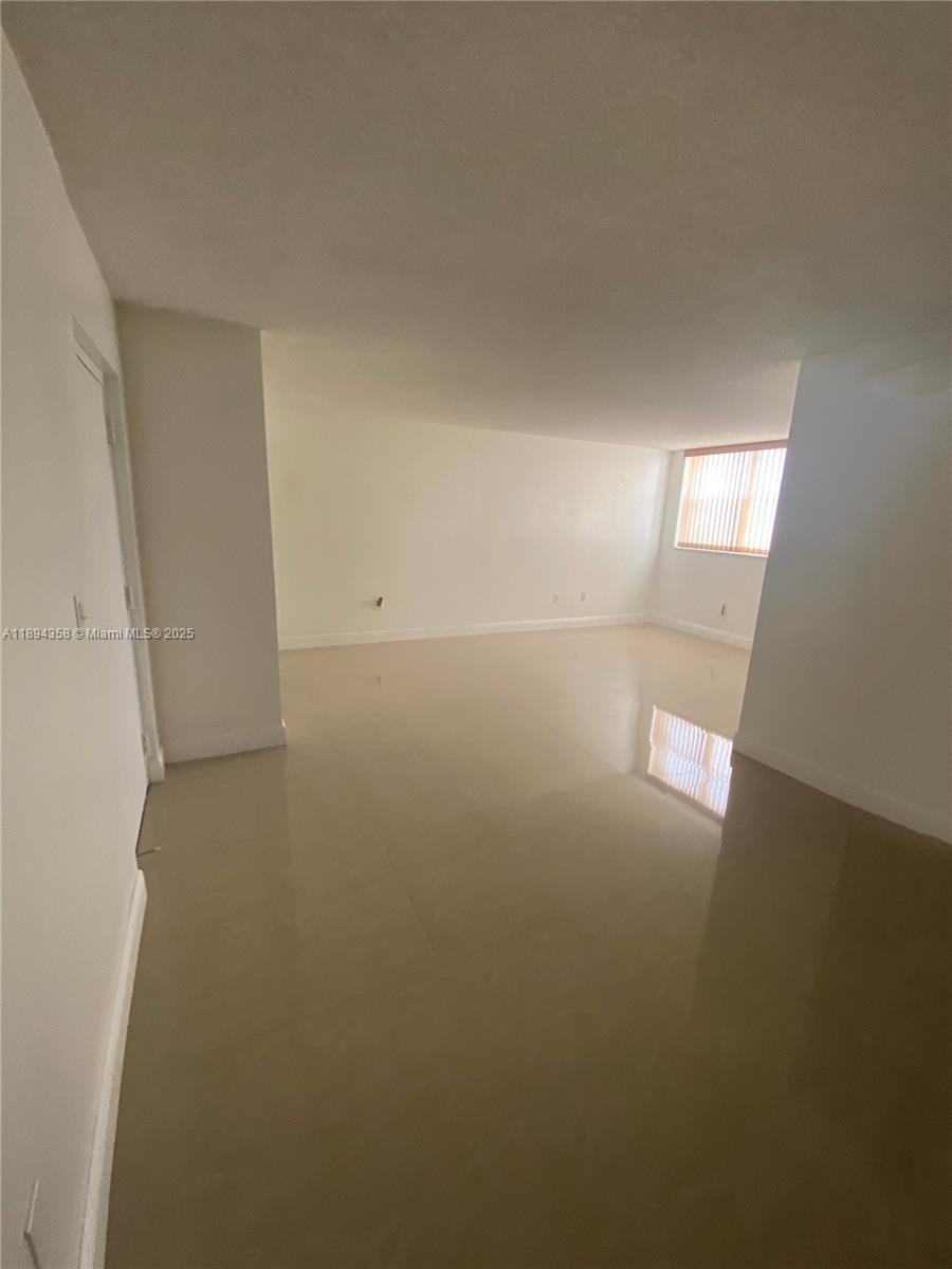 VERSAILLE GARDENS I CONDO - Residential Lease