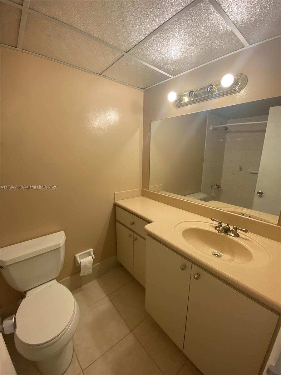 VERSAILLE GARDENS I CONDO - Residential Lease