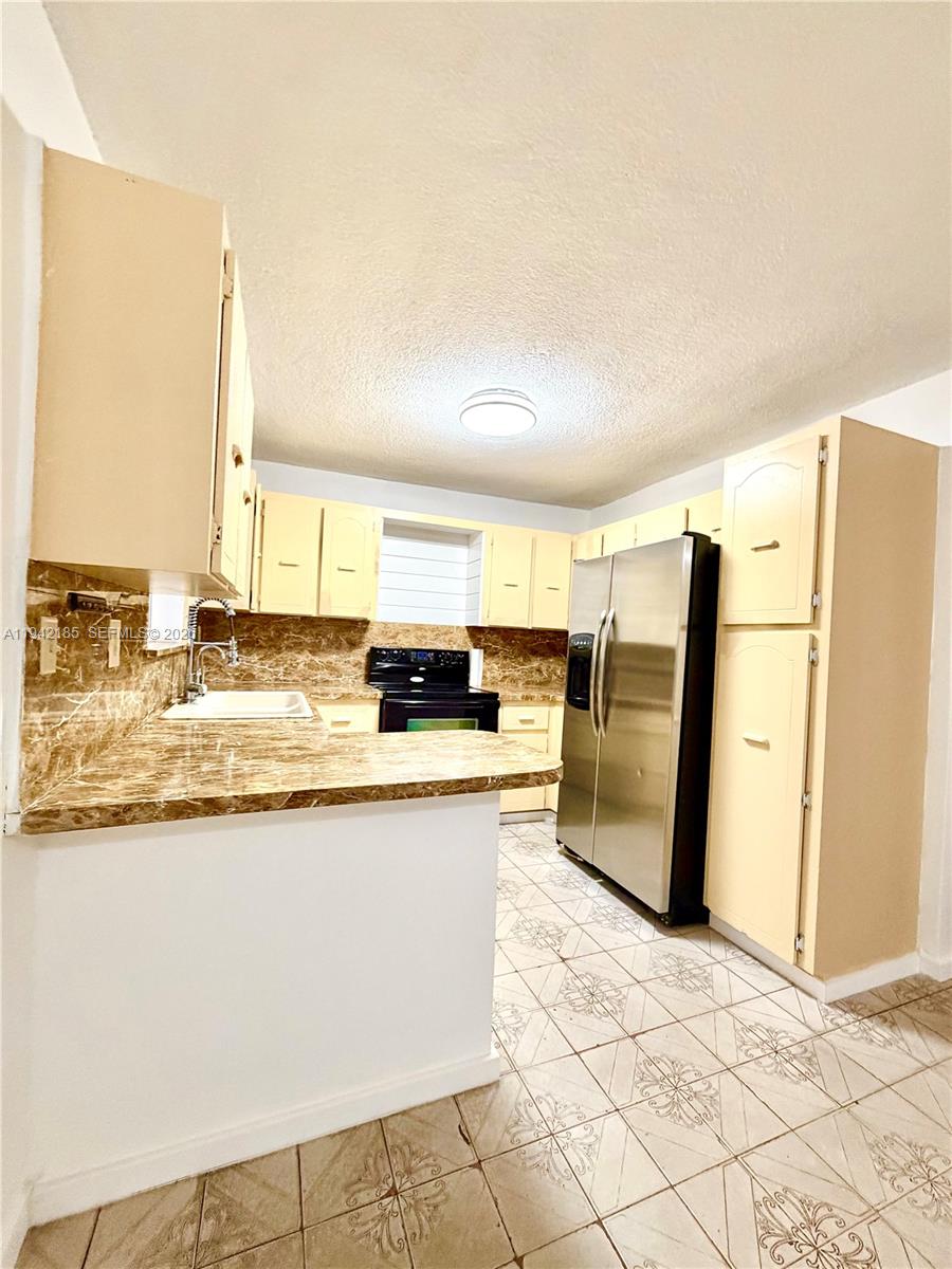 HIALEAH 13TH ADDN AMD PL - Residential Lease