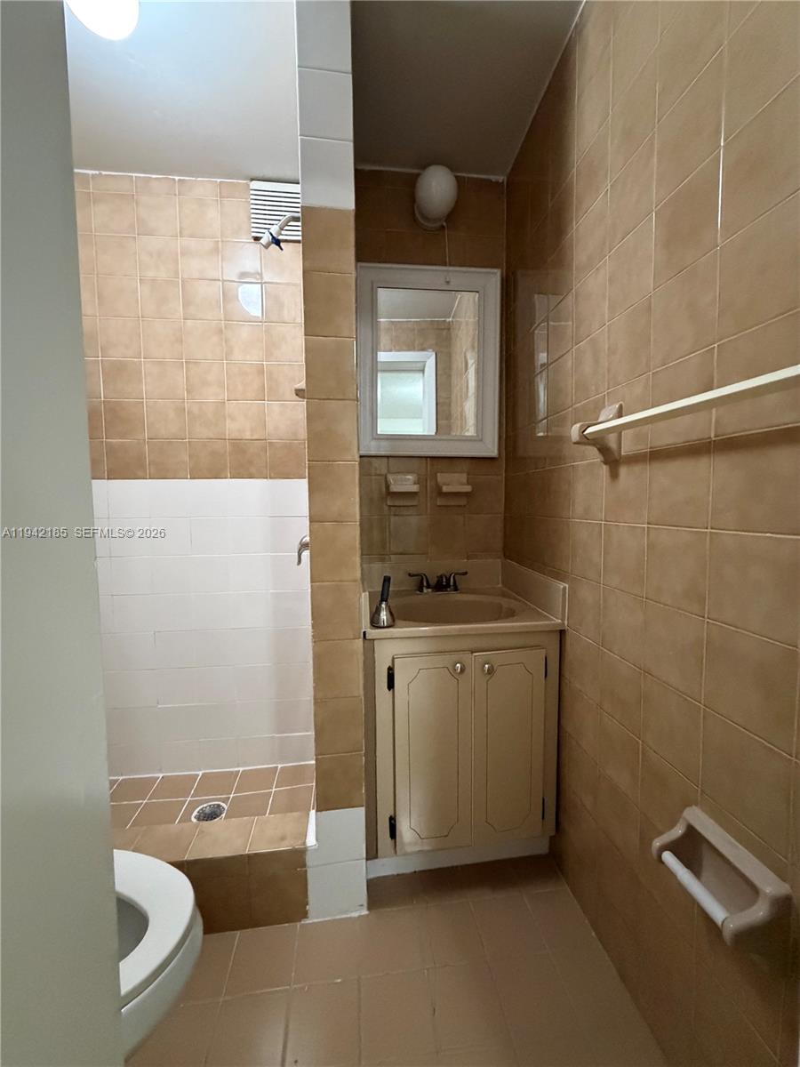 HIALEAH 13TH ADDN AMD PL - Residential Lease
