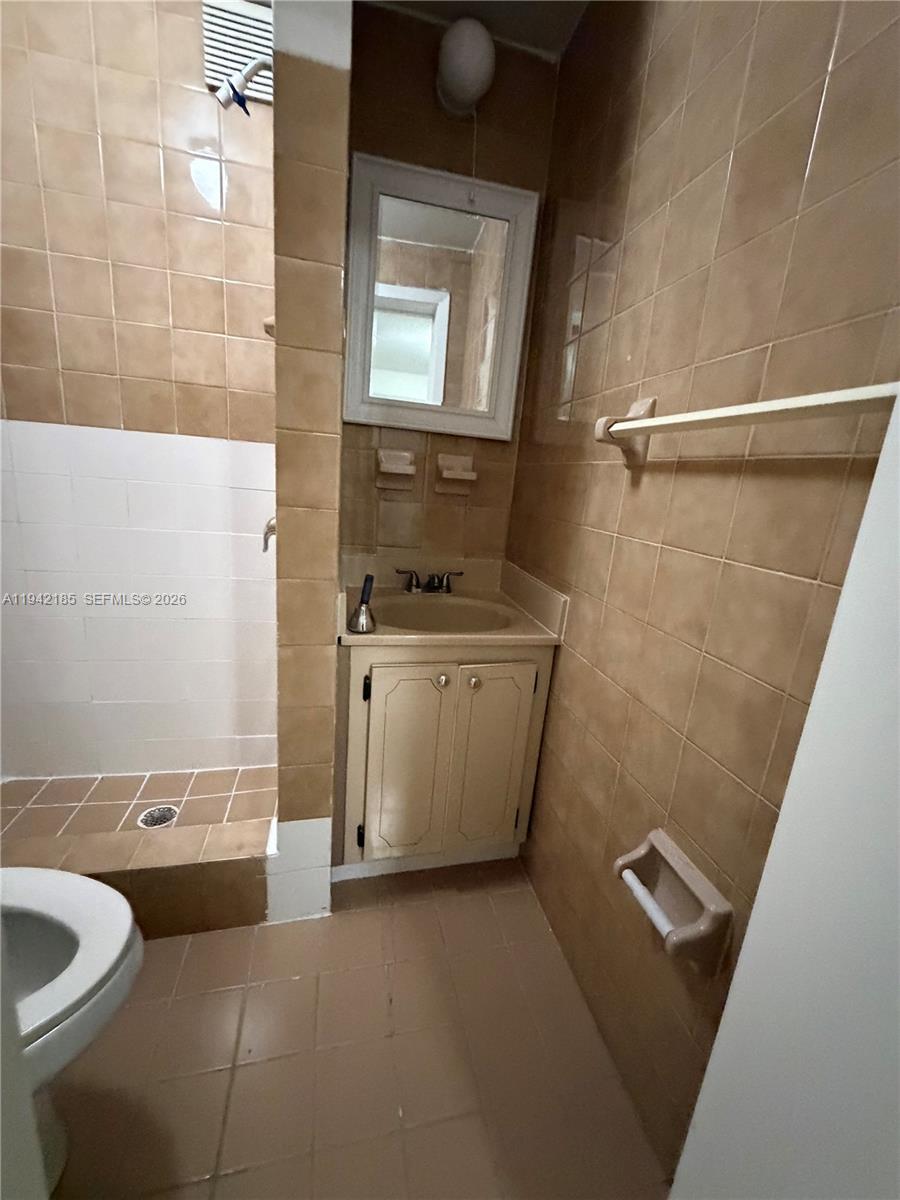 HIALEAH 13TH ADDN AMD PL - Residential Lease