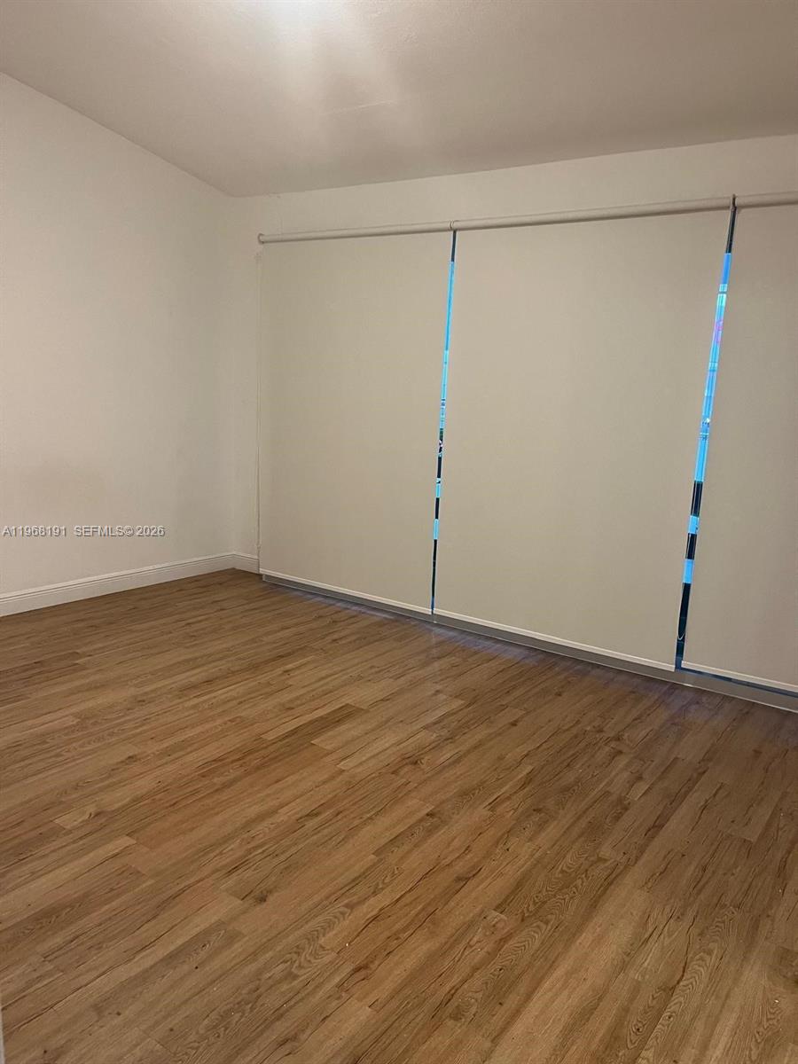 SNAPPER CREEK TOWNHOUSES - Residential