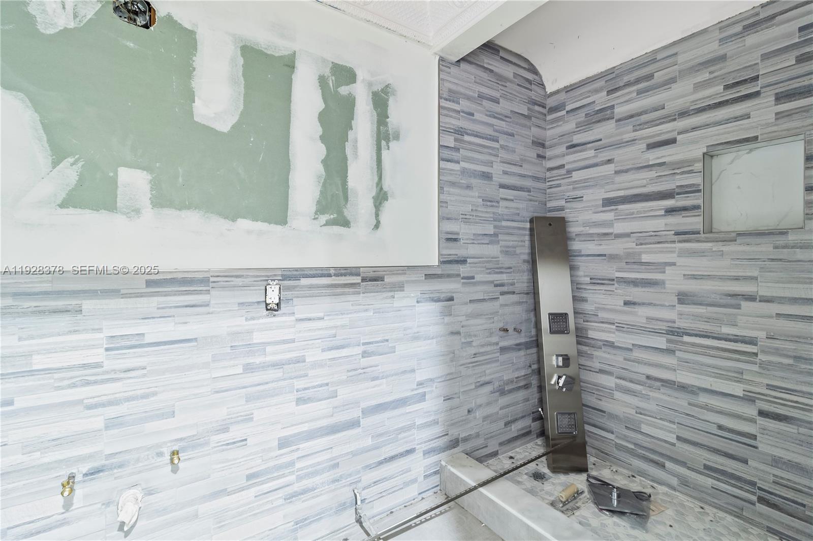 MIAMI GARDENS ESTATES SEC - Residential