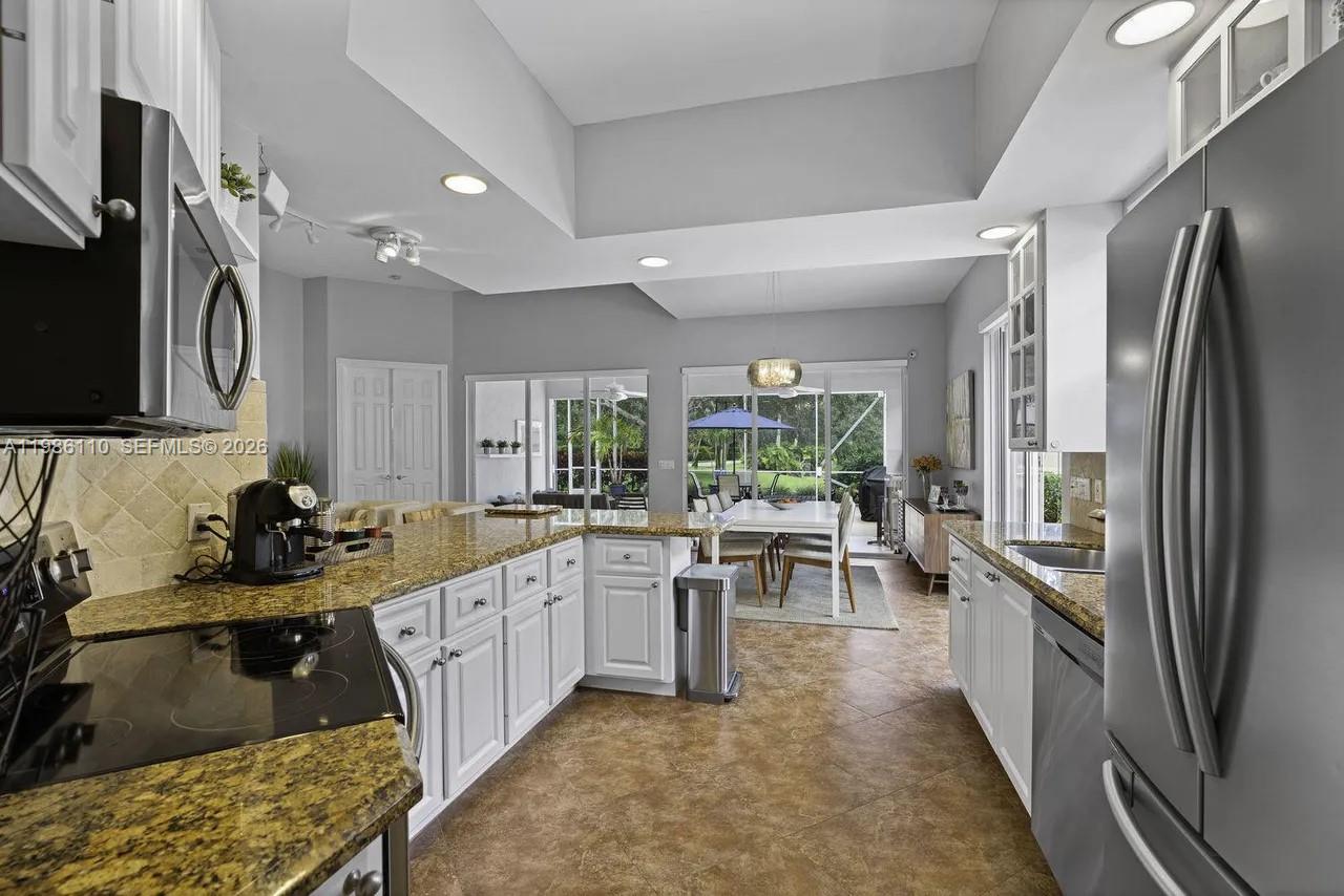 RIVERWALK 3 - Residential