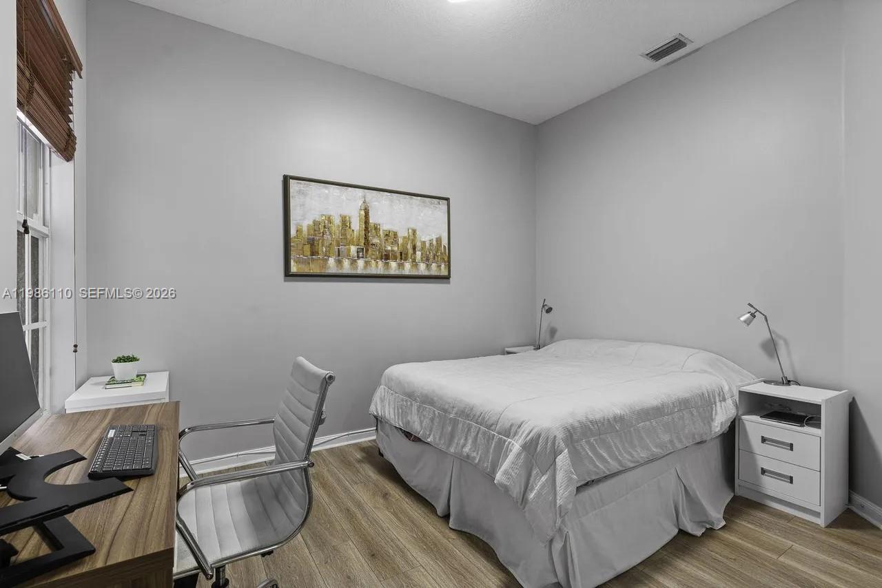 RIVERWALK 3 - Residential