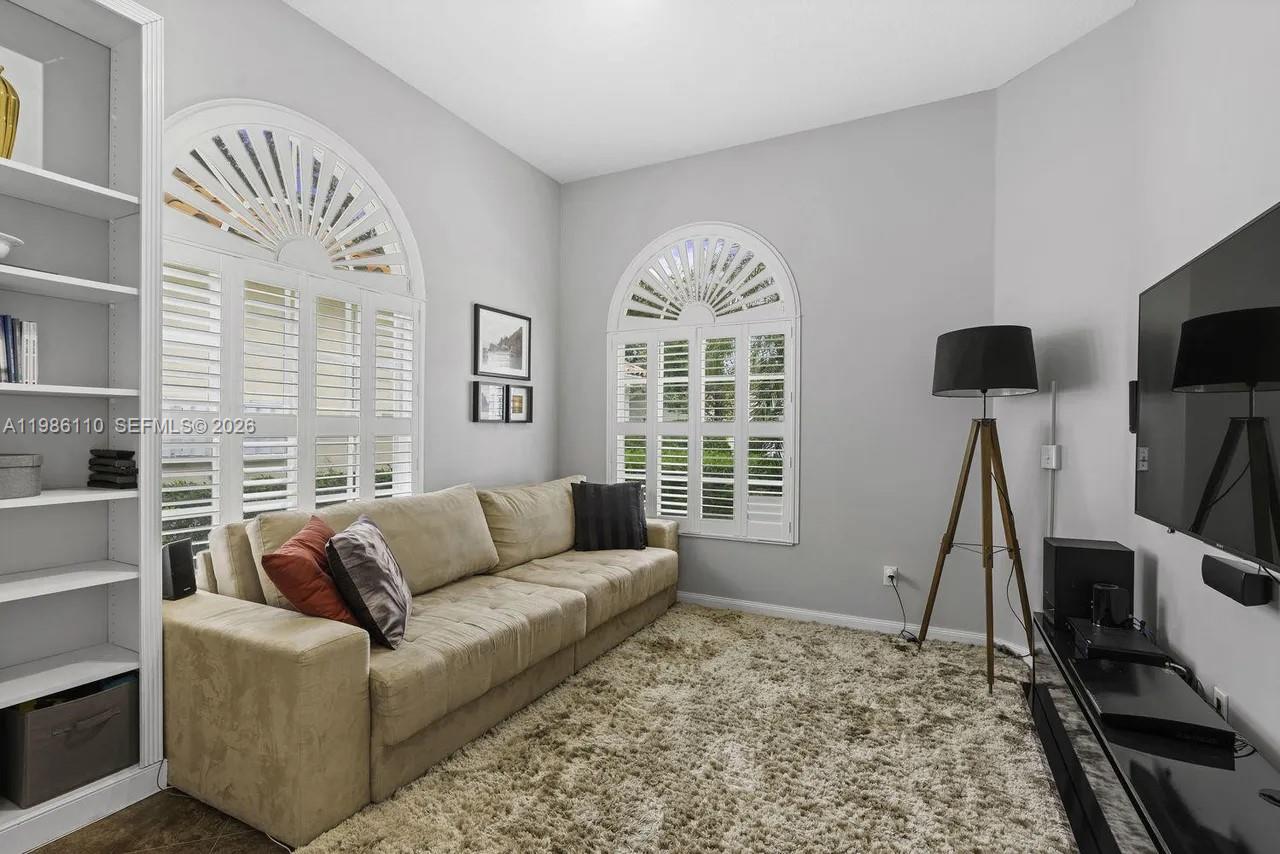 RIVERWALK 3 - Residential