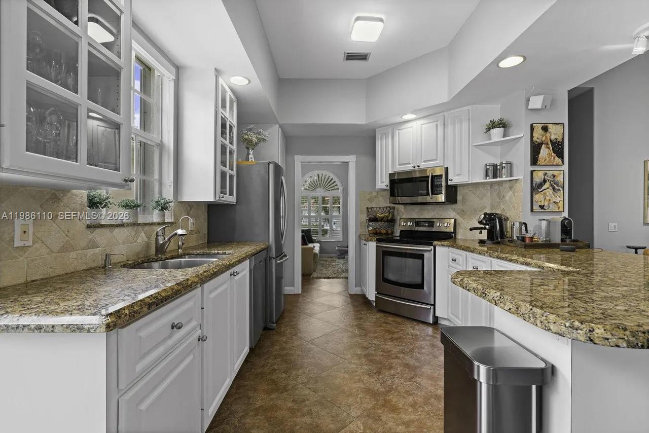 RIVERWALK 3 - Residential