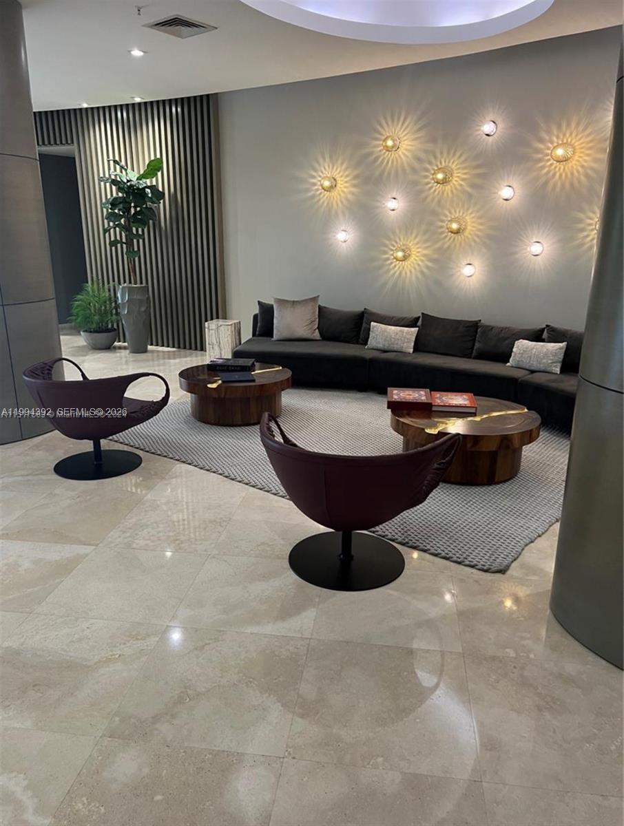 HARBOUR HOUSE - Residential