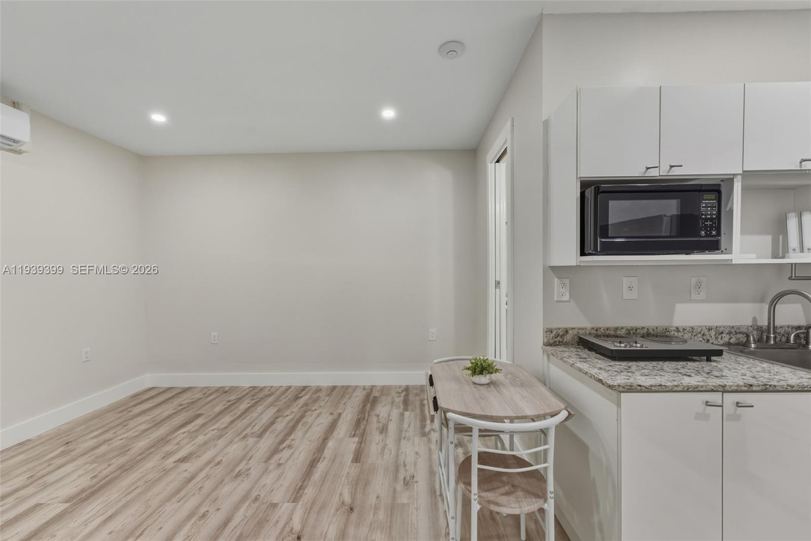 AILEEN-SUSAN - Residential Lease