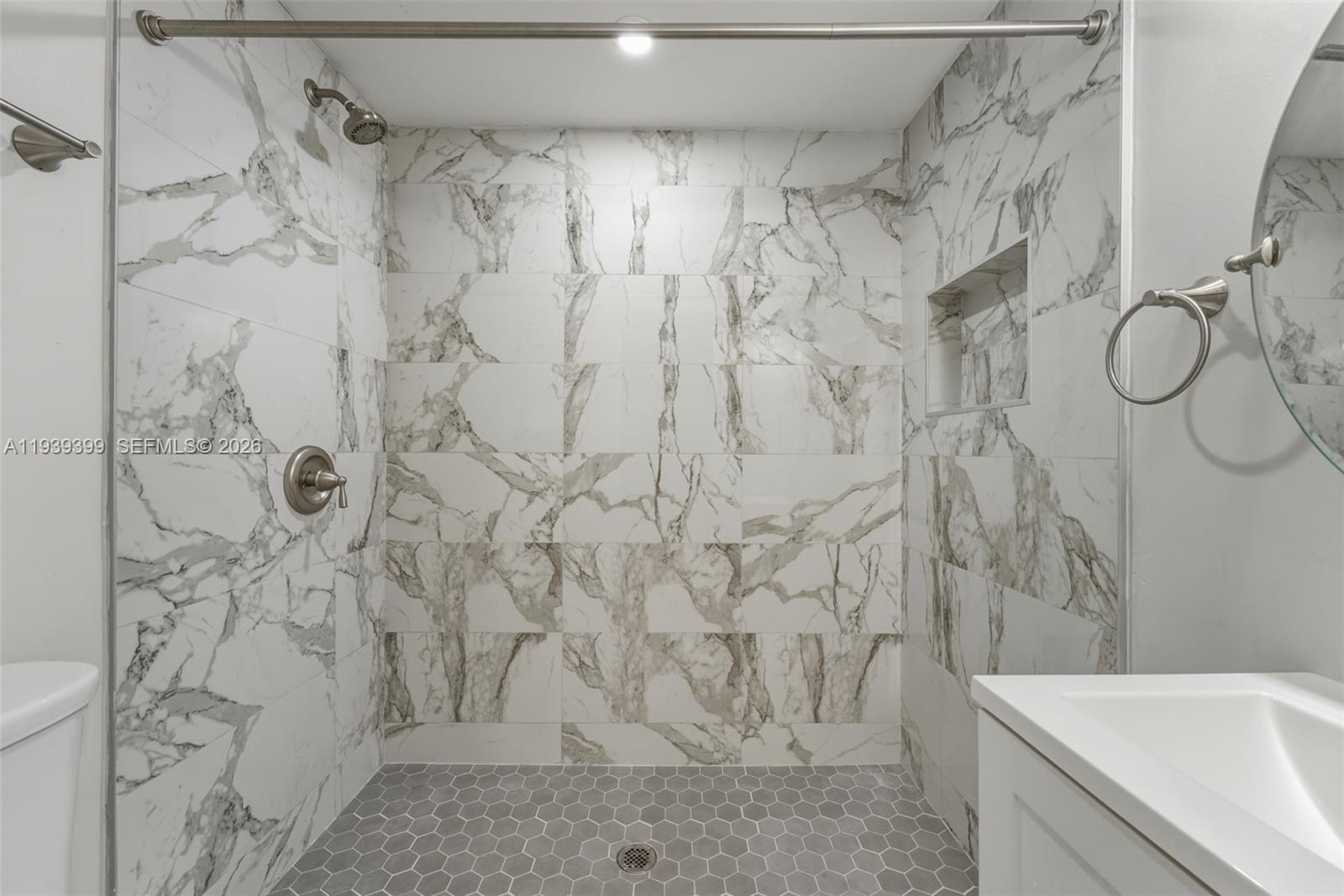 AILEEN-SUSAN - Residential Lease