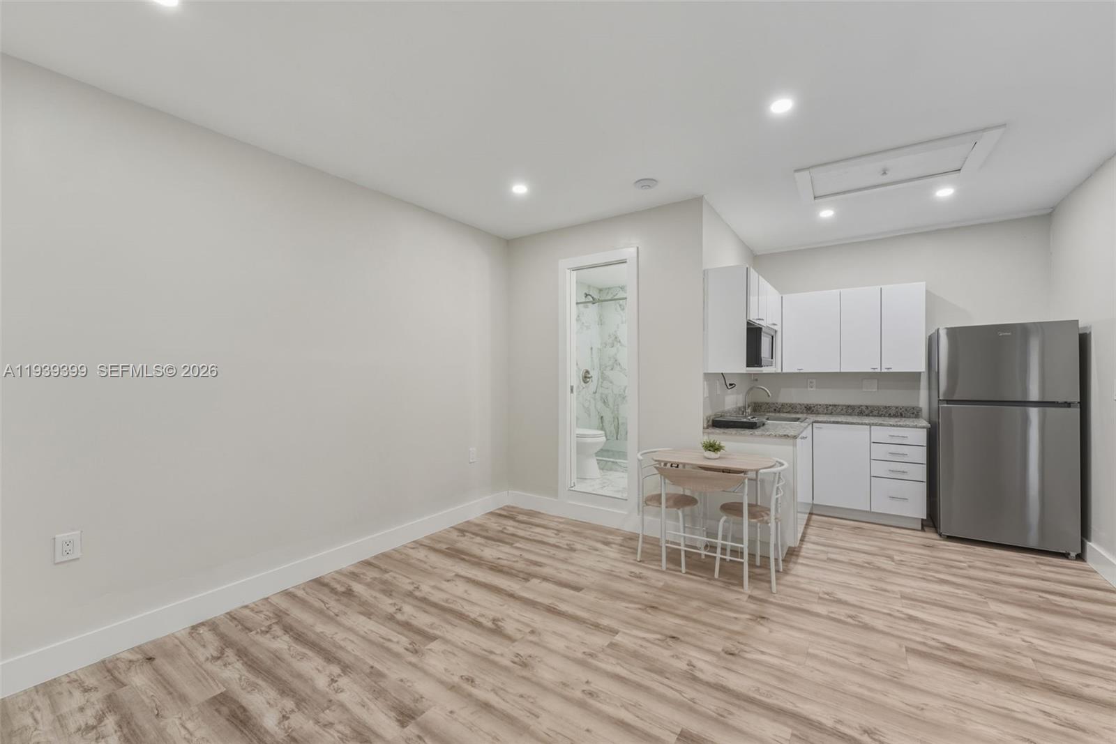 AILEEN-SUSAN - Residential Lease