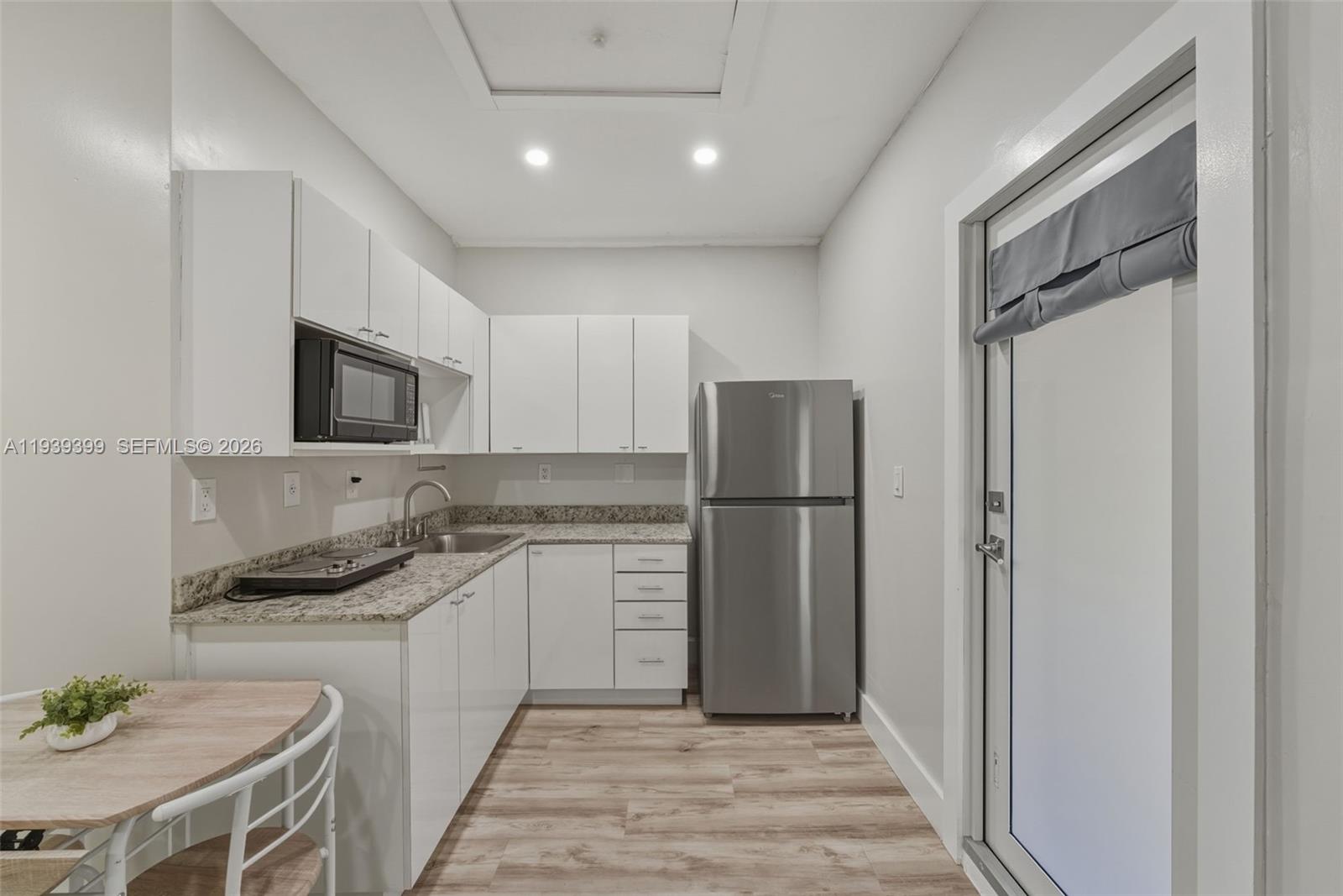 AILEEN-SUSAN - Residential Lease