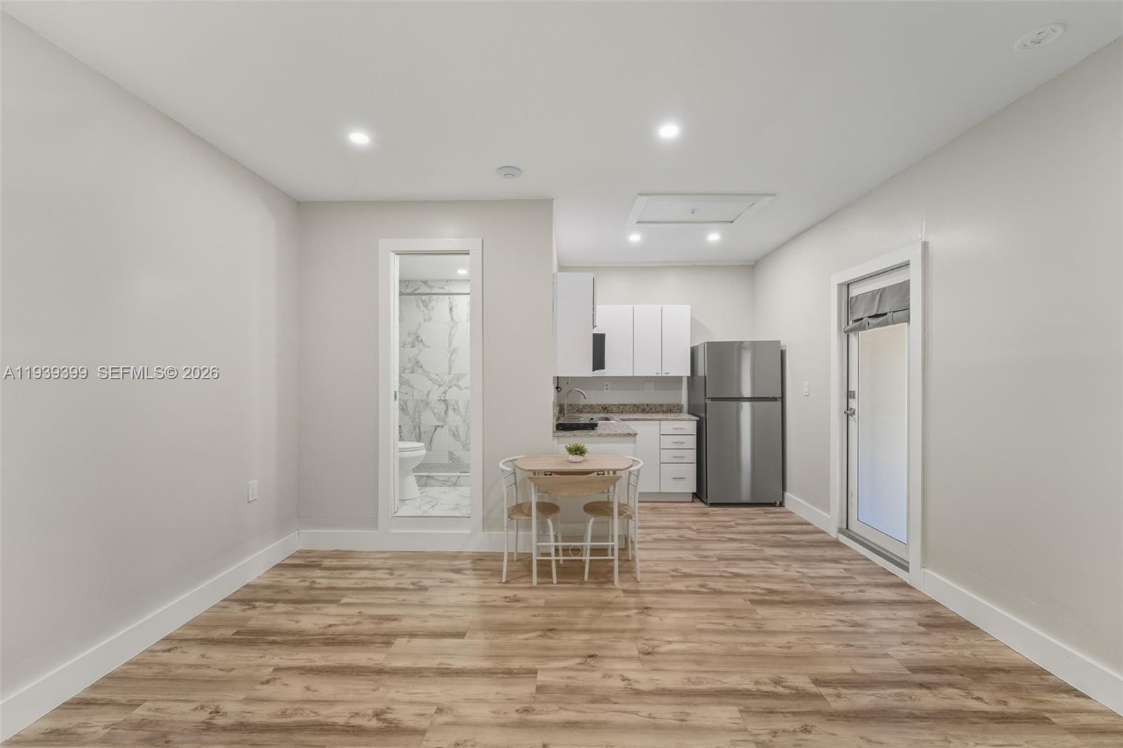 AILEEN-SUSAN - Residential Lease