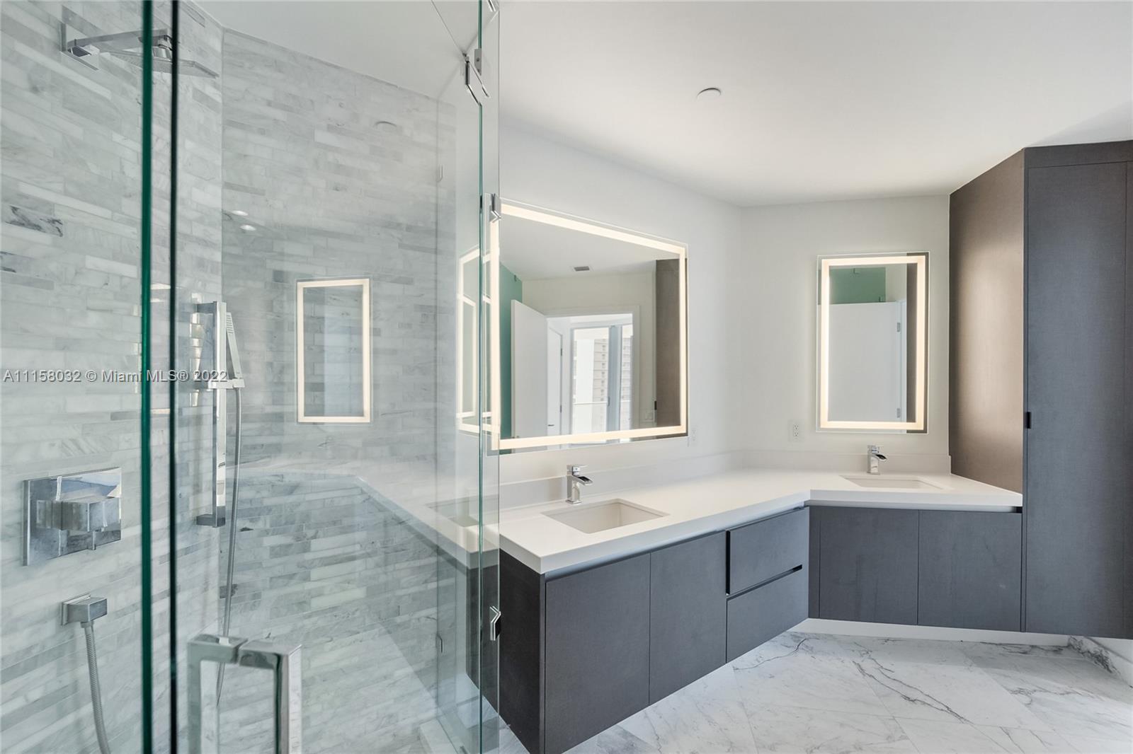 PARAMOUNT MIAMI WORLDCENT - Residential Lease