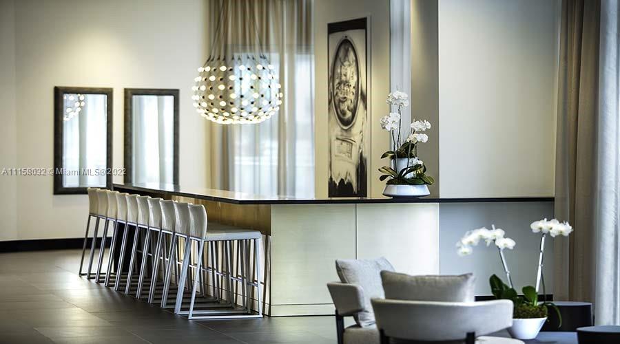PARAMOUNT MIAMI WORLDCENT - Residential Lease