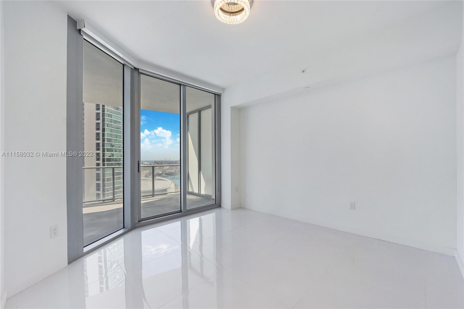 PARAMOUNT MIAMI WORLDCENT - Residential Lease