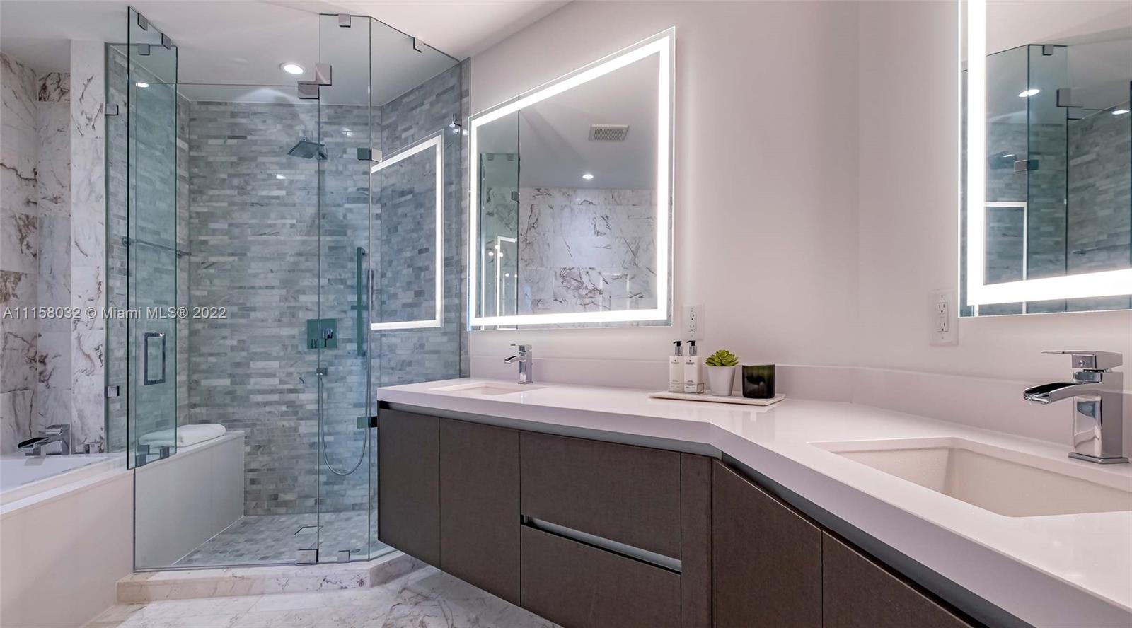 PARAMOUNT MIAMI WORLDCENT - Residential Lease