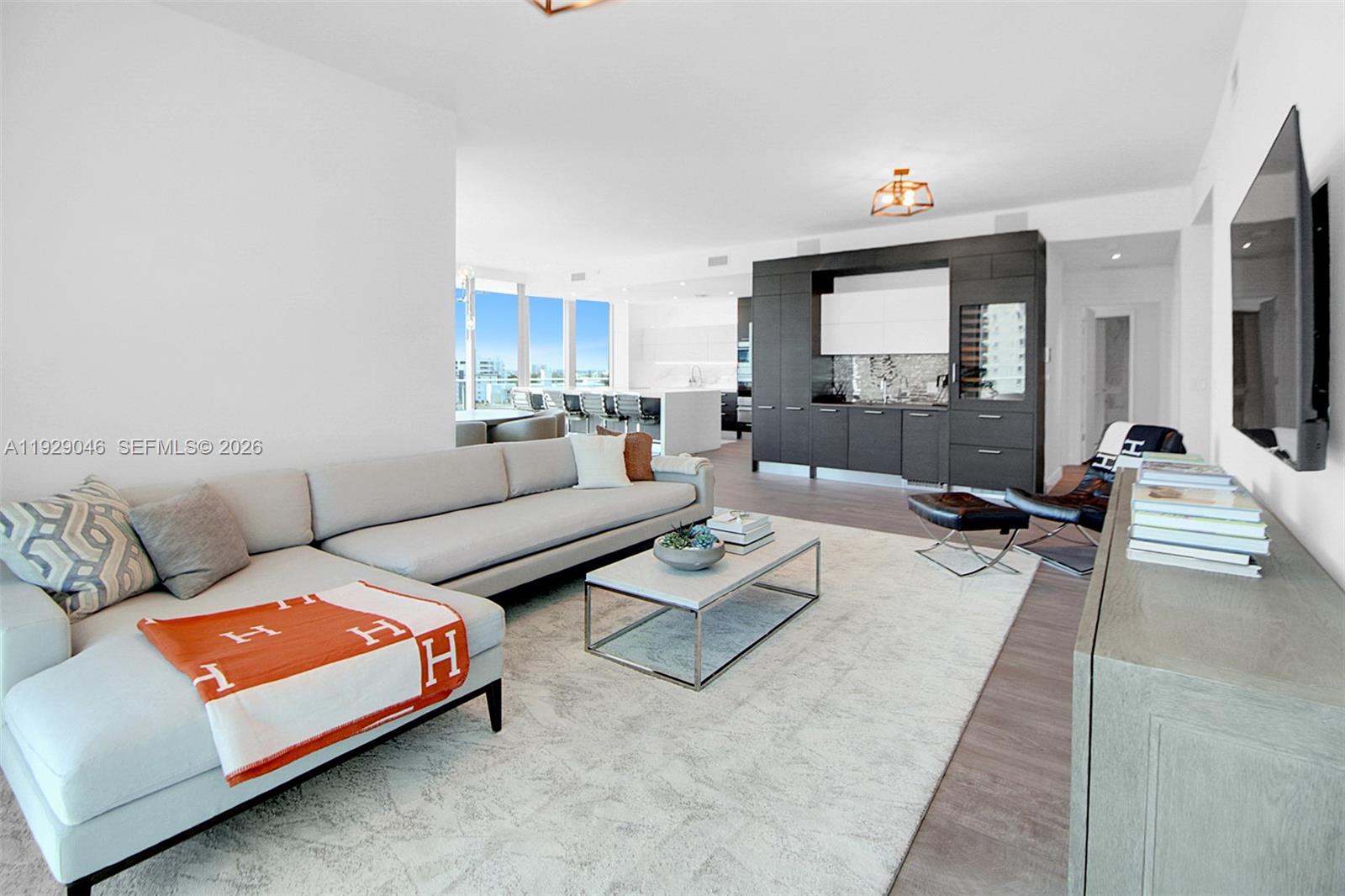 PARAMOUNT FT LAUDERDALE C - Residential