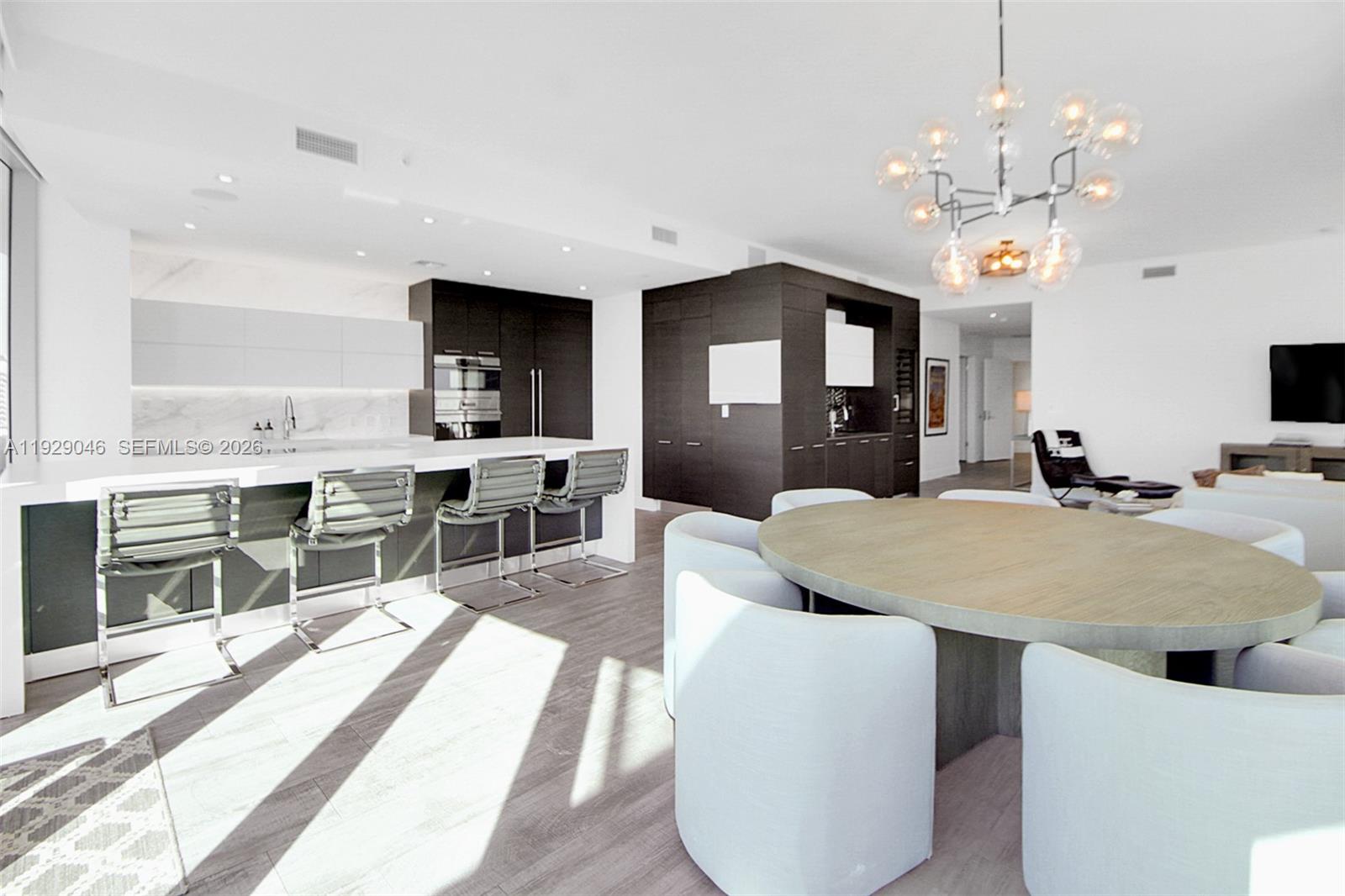 PARAMOUNT FT LAUDERDALE C - Residential