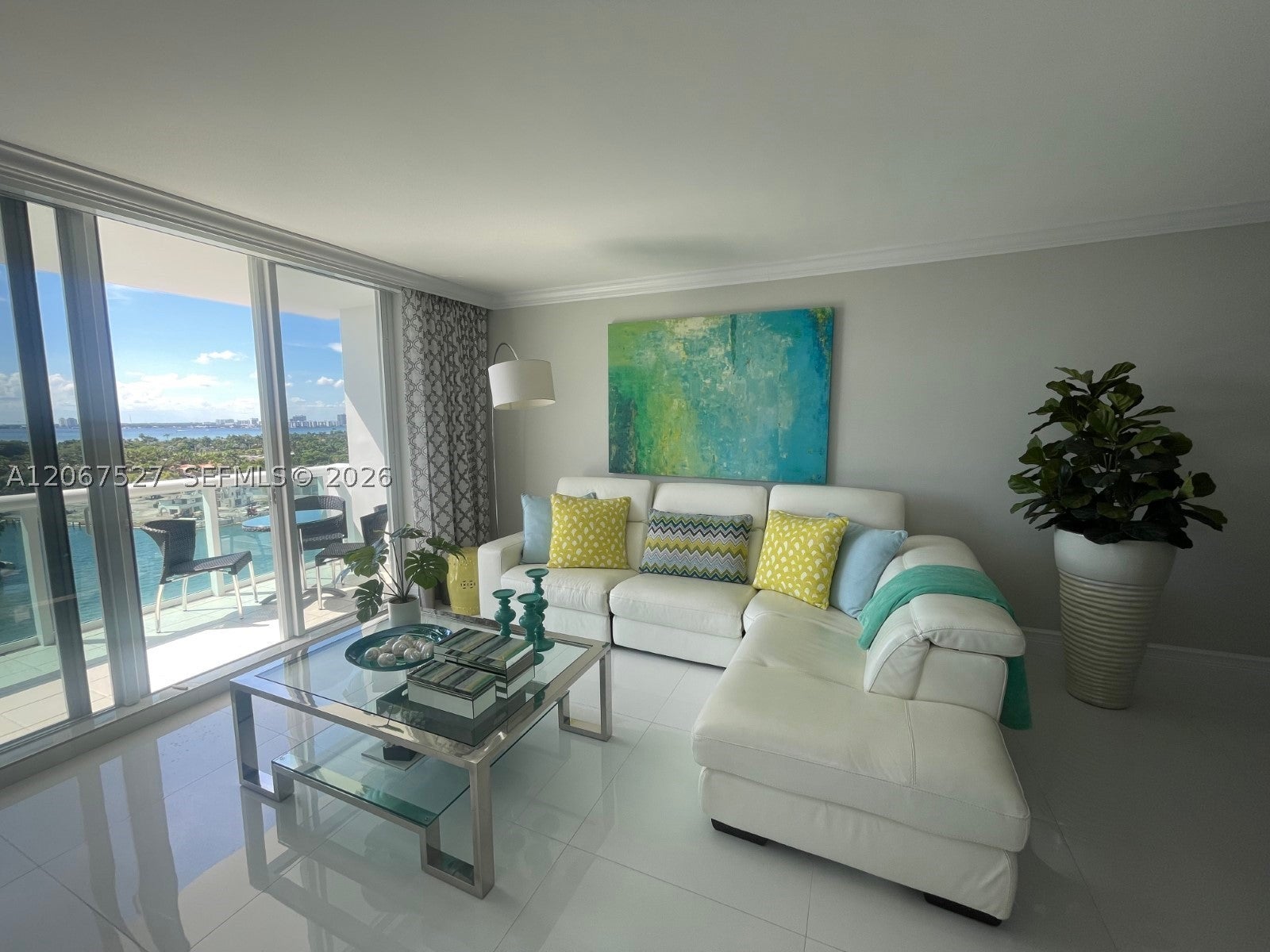 5001 Collins Ave 14A