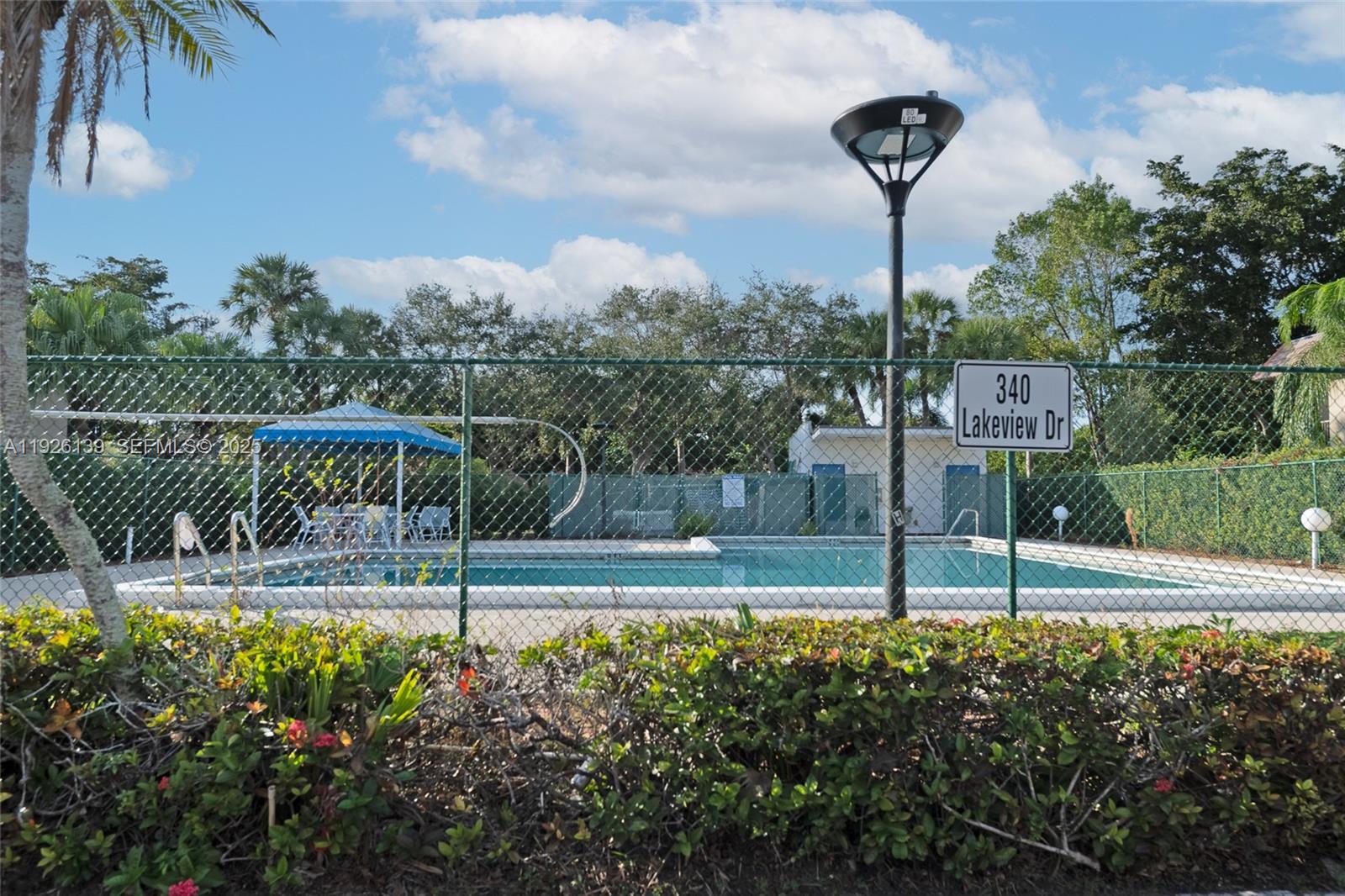 RACQUET CLUB APTS AT BONA - Residential