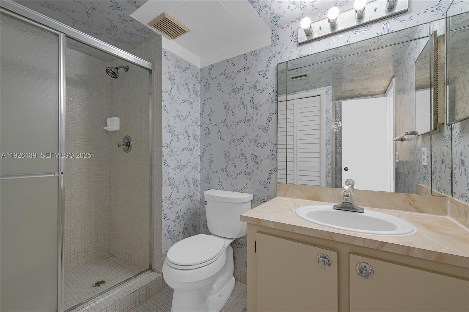 RACQUET CLUB APTS AT BONA - Residential