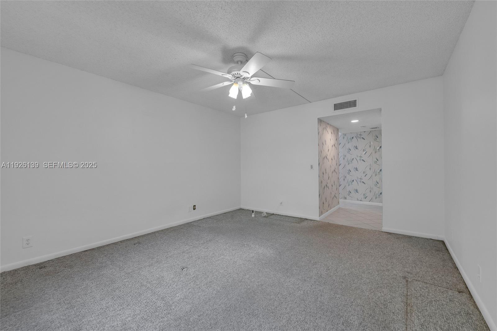 RACQUET CLUB APTS AT BONA - Residential