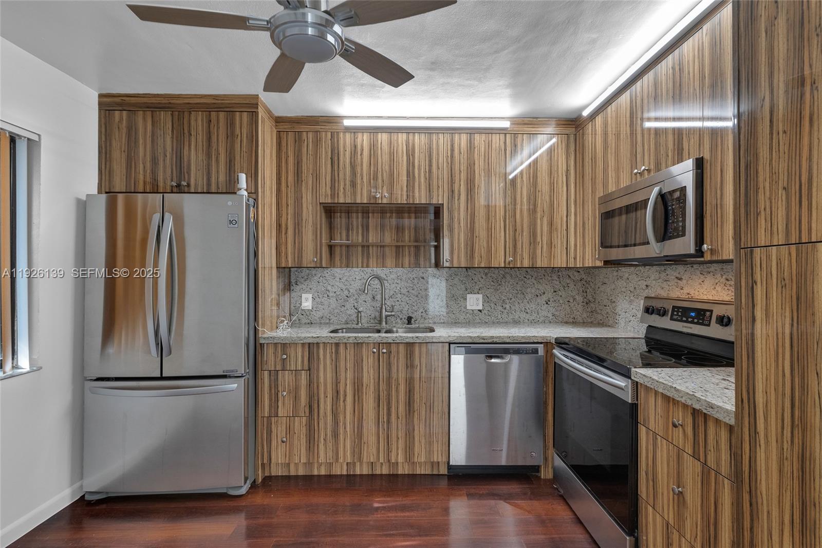 RACQUET CLUB APTS AT BONA - Residential