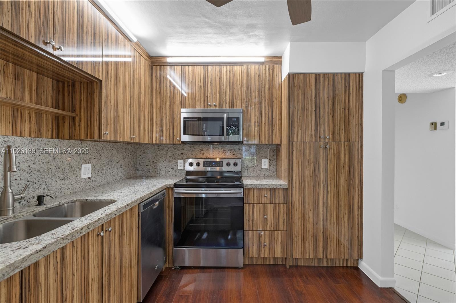 RACQUET CLUB APTS AT BONA - Residential