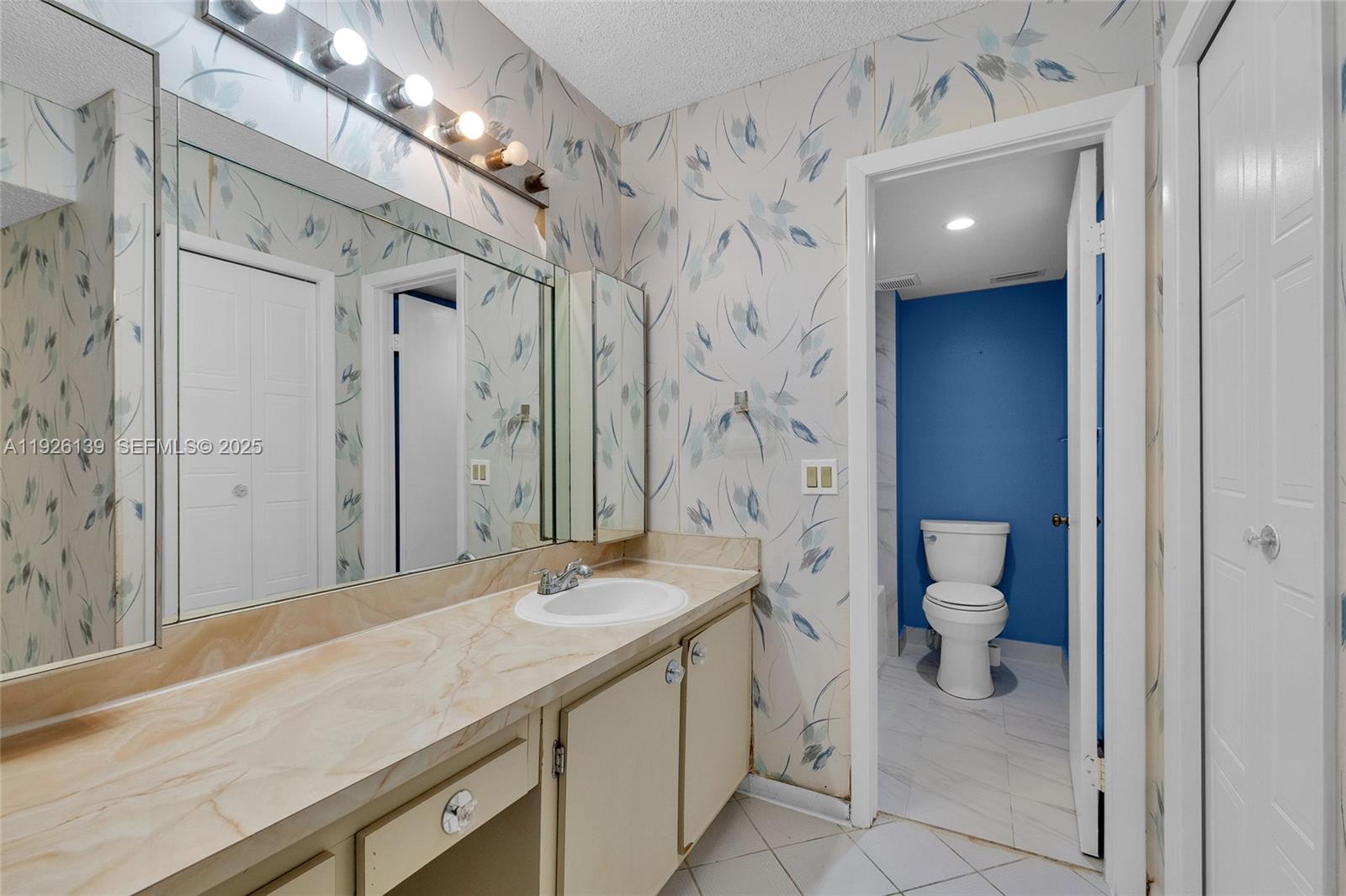 RACQUET CLUB APTS AT BONA - Residential