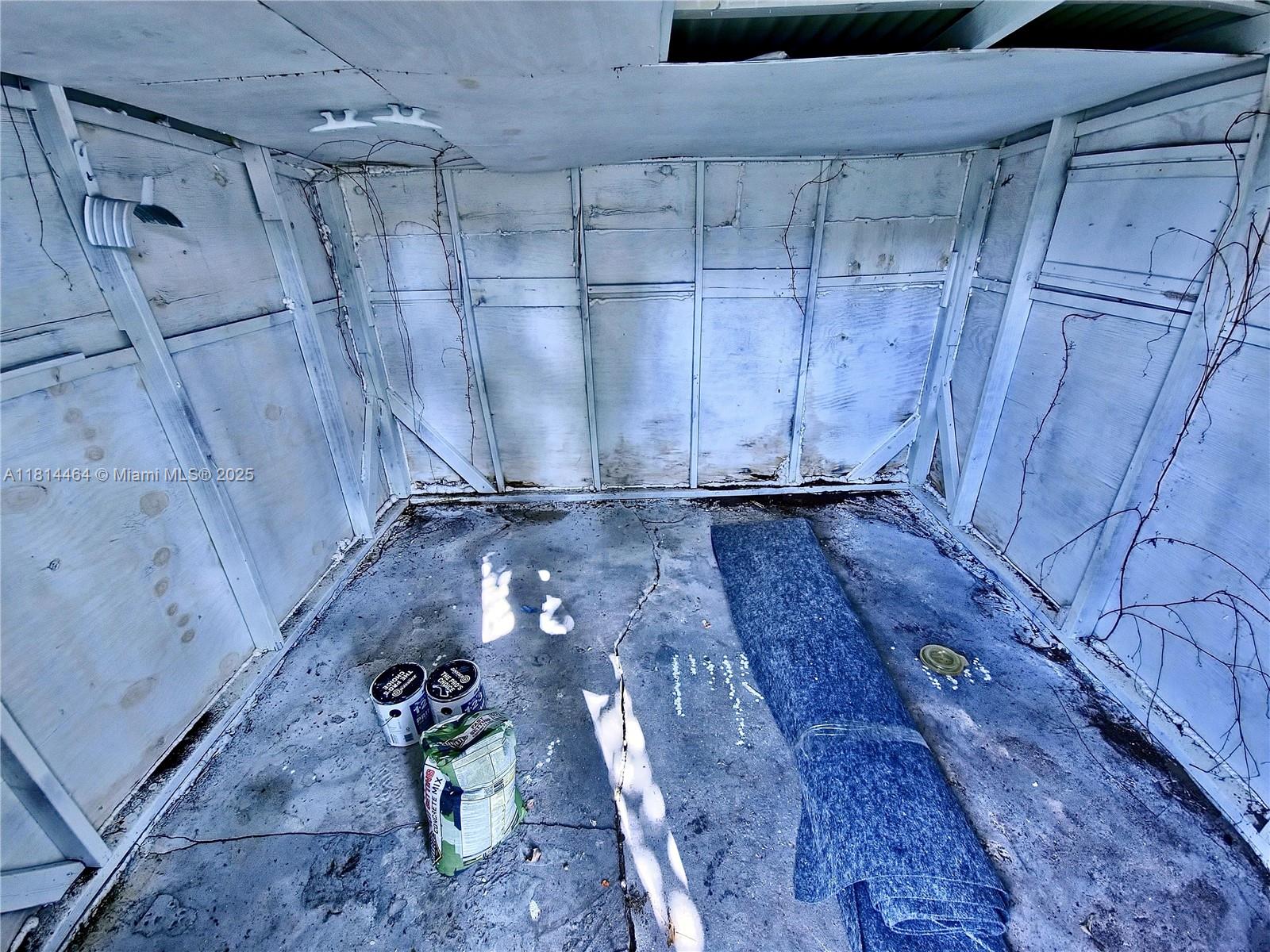 BROADVIEW COUNTRY CLUB - Residential