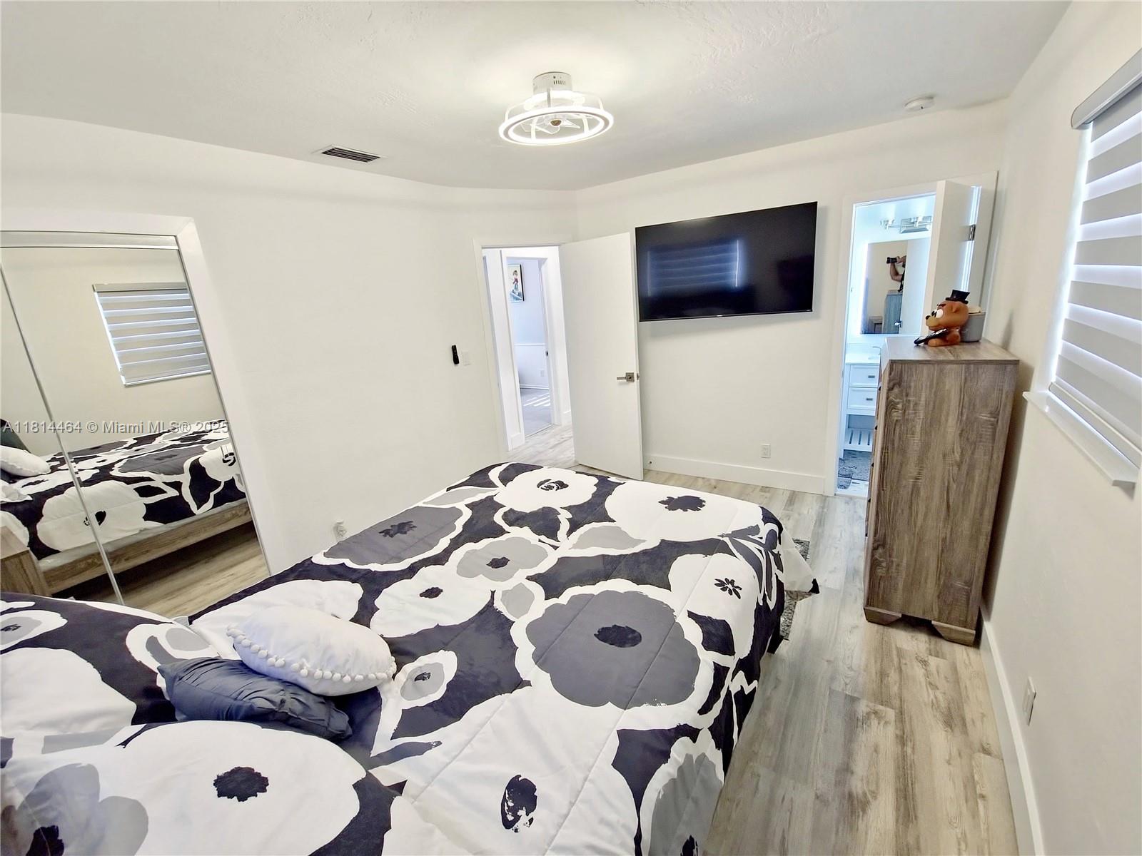 BROADVIEW COUNTRY CLUB - Residential