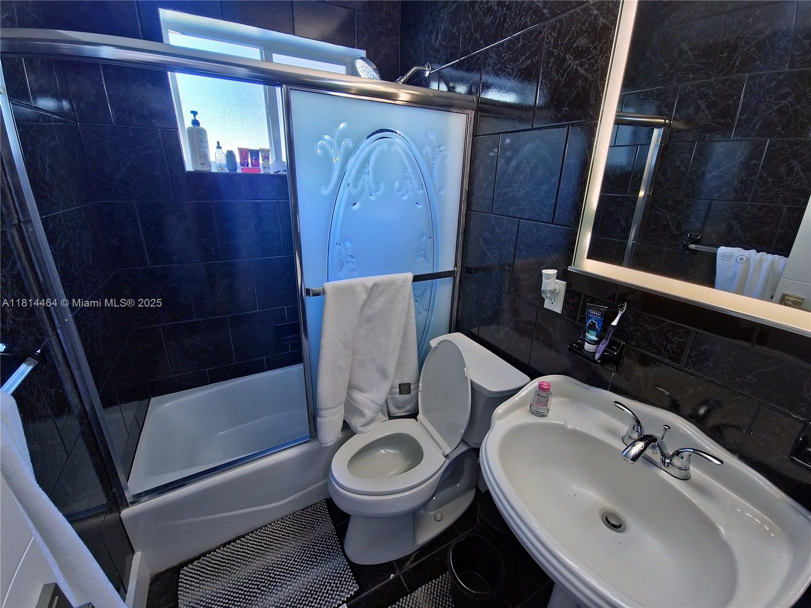 BROADVIEW COUNTRY CLUB - Residential