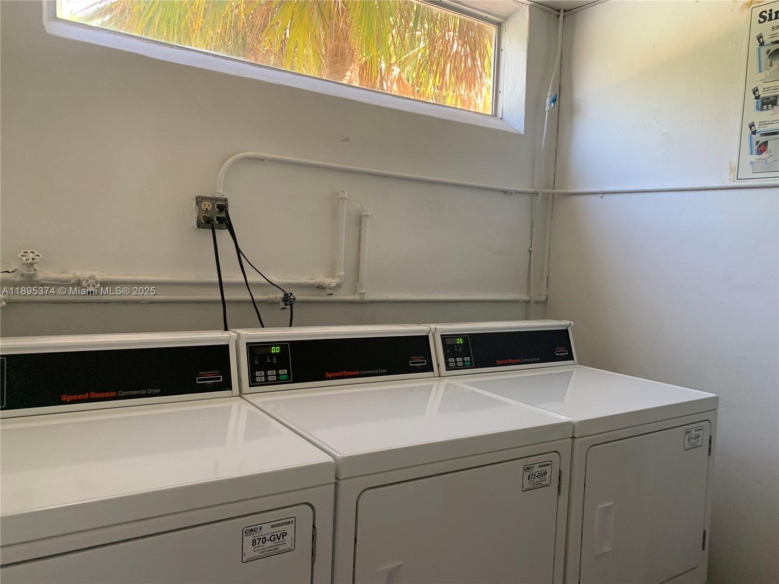 CRANDON TOWER CONDO - Residential Lease