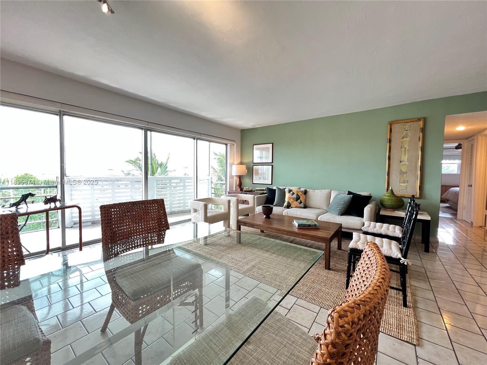 CRANDON TOWER CONDO - Residential Lease