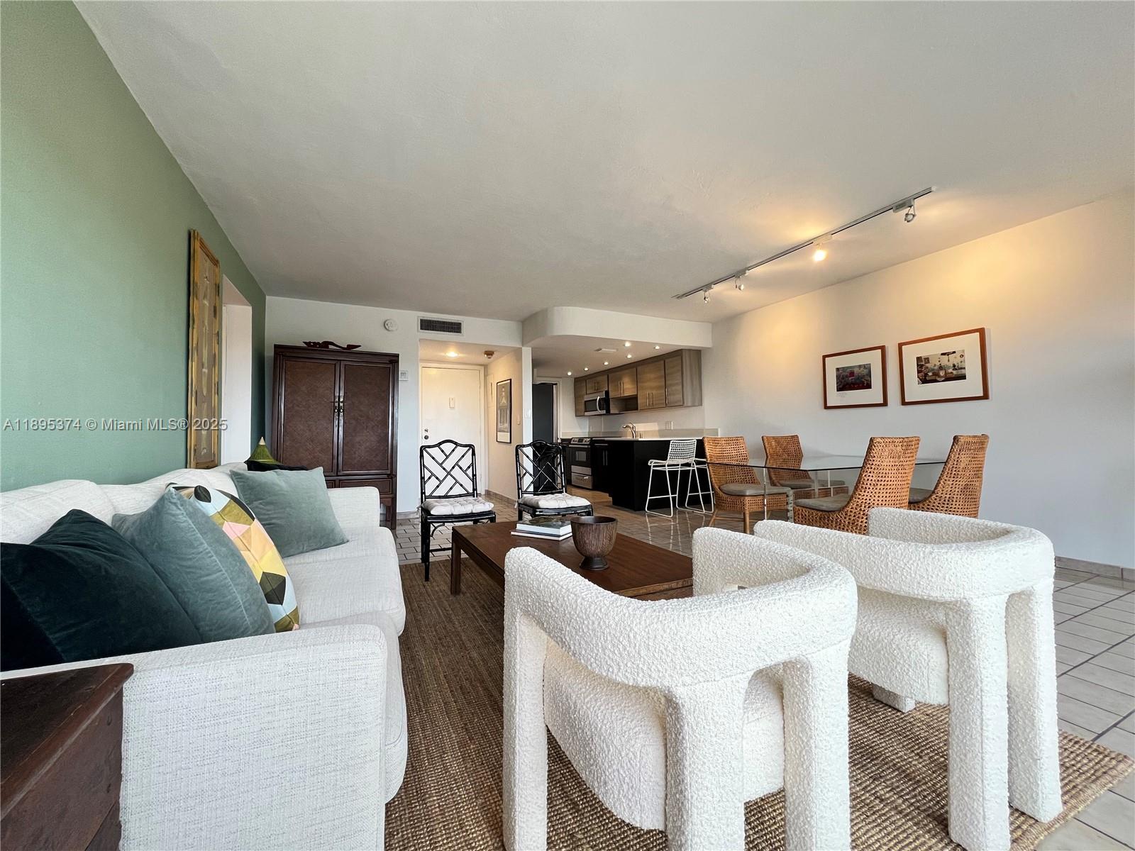 CRANDON TOWER CONDO - Residential Lease